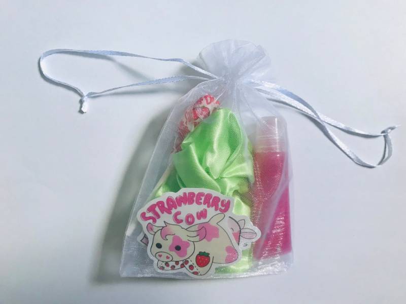 strawberry Cow Lipgloss Bündel von Etsy - Lipgloss4Weebs