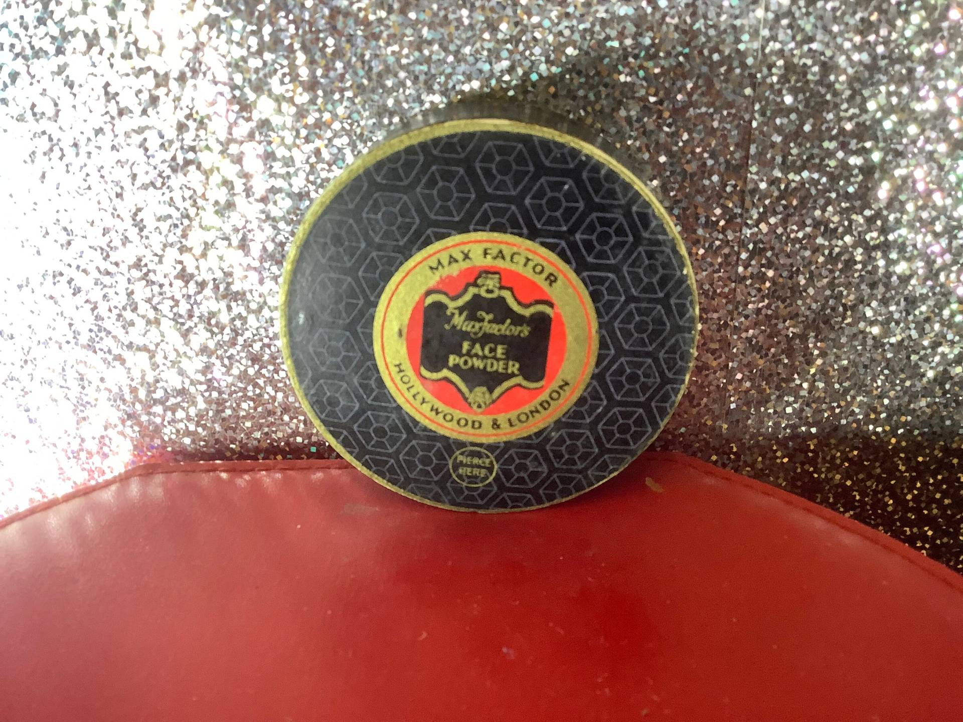 Max Factor Loses Gesicht Puder Oliv Max Factor Loses Gesicht Puder Oliv von Etsy - LipstickandPanties