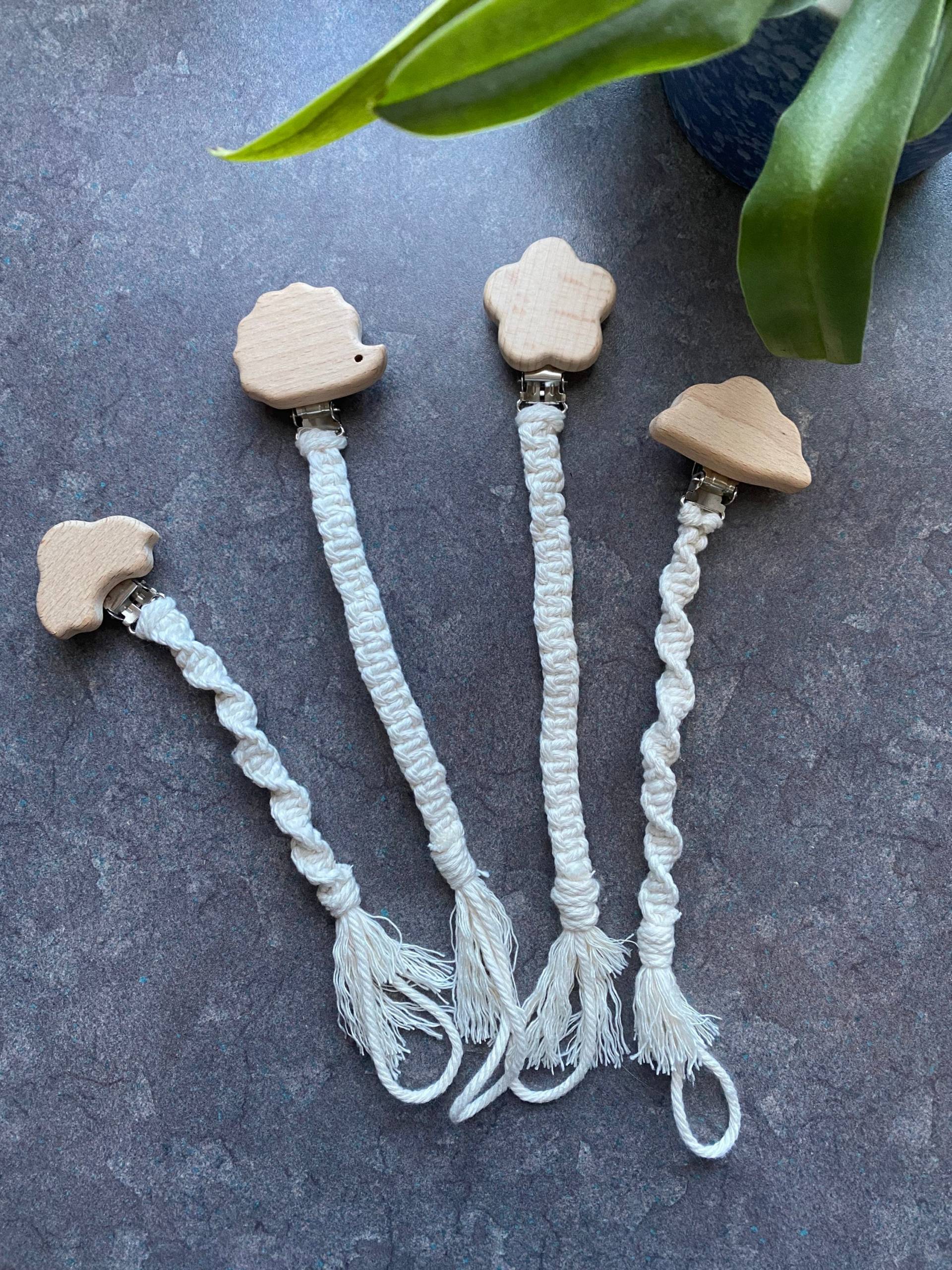 Schnullerkette Makramee/Geschenkidee Baby Geschenk Neugeborenes Babyparty Schnullerkette Makramee/Geschenkidee Baby Geschenk Neugeborenes Babyparty von Etsy - Lisiby