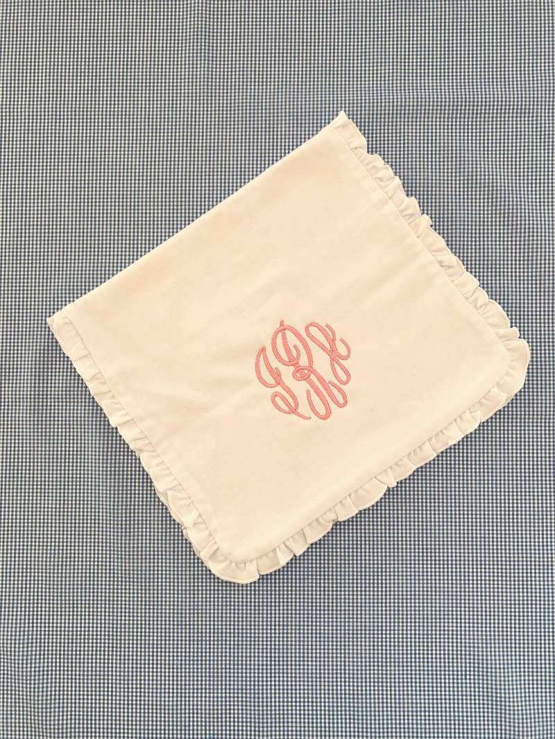 Weißes Rüschen Spucktuch Mit Monogramm - Personalisiertes Für Babys Weißes Rüschen Spucktuch Mit Monogramm - Personalisiertes Für Babys von Etsy - LittleBirdMonograms