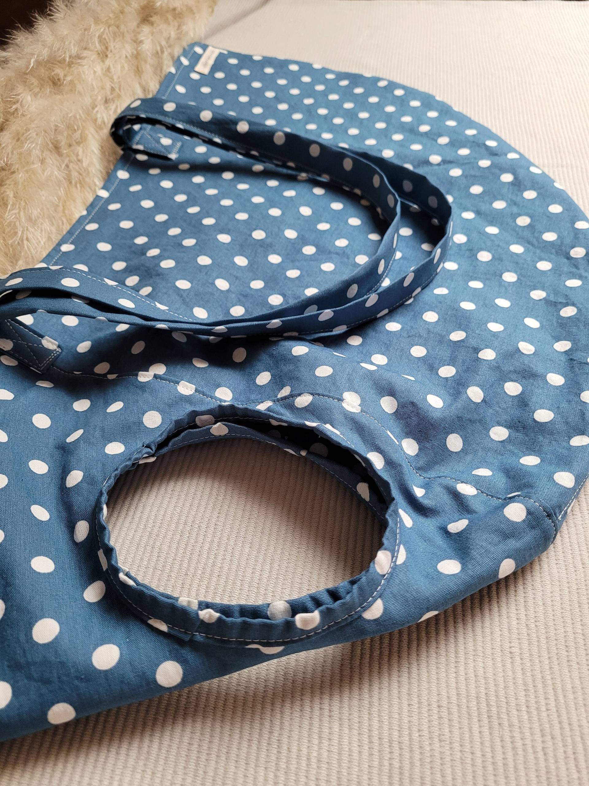 Personalisierte Wiegetasche/Wiegetuch Für Hebammen Aus 100% Baumwolle - Jeansblau Mit Großen Weißen Punkten Geschenkidee/Babywiegen von Etsy - LittleChestnuts