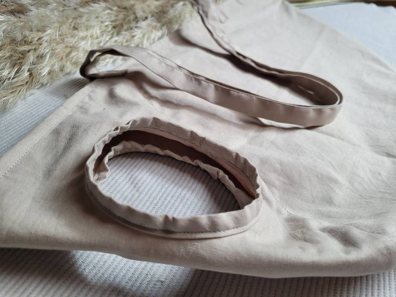 Personalisierte Wiegetasche/Wiegetuch Für Hebammen Aus Weichem Und Hautfreundlichem Fahnentuch - 100% Baumwolle Beige Geschenkidee Personalisierte Wiegetasche/Wiegetuch Für Hebammen Aus Weichem Und Hautfreundlichem Fahnentuch - 100% Baumwolle Beige Geschenkidee von Etsy - LittleChestnuts