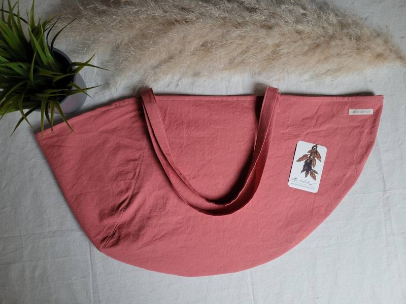 Personalisierte Wiegetasche Für Hebammen Aus Weichem Und Hautfreundlichem Fahnentuch - 100% Baumwolle Lachsfarben/Hummer Geschenkidee von Etsy - LittleChestnuts