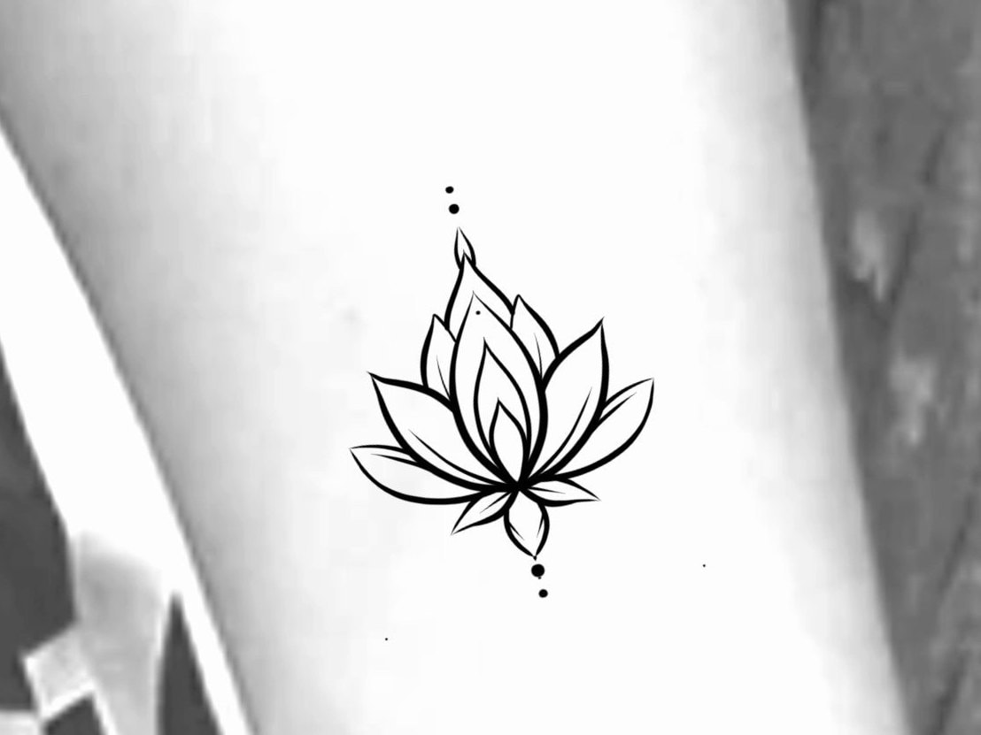 Lotus Temporäres Tattoo/Florales Kleine Linie von Etsy - LittleCuteTattoo