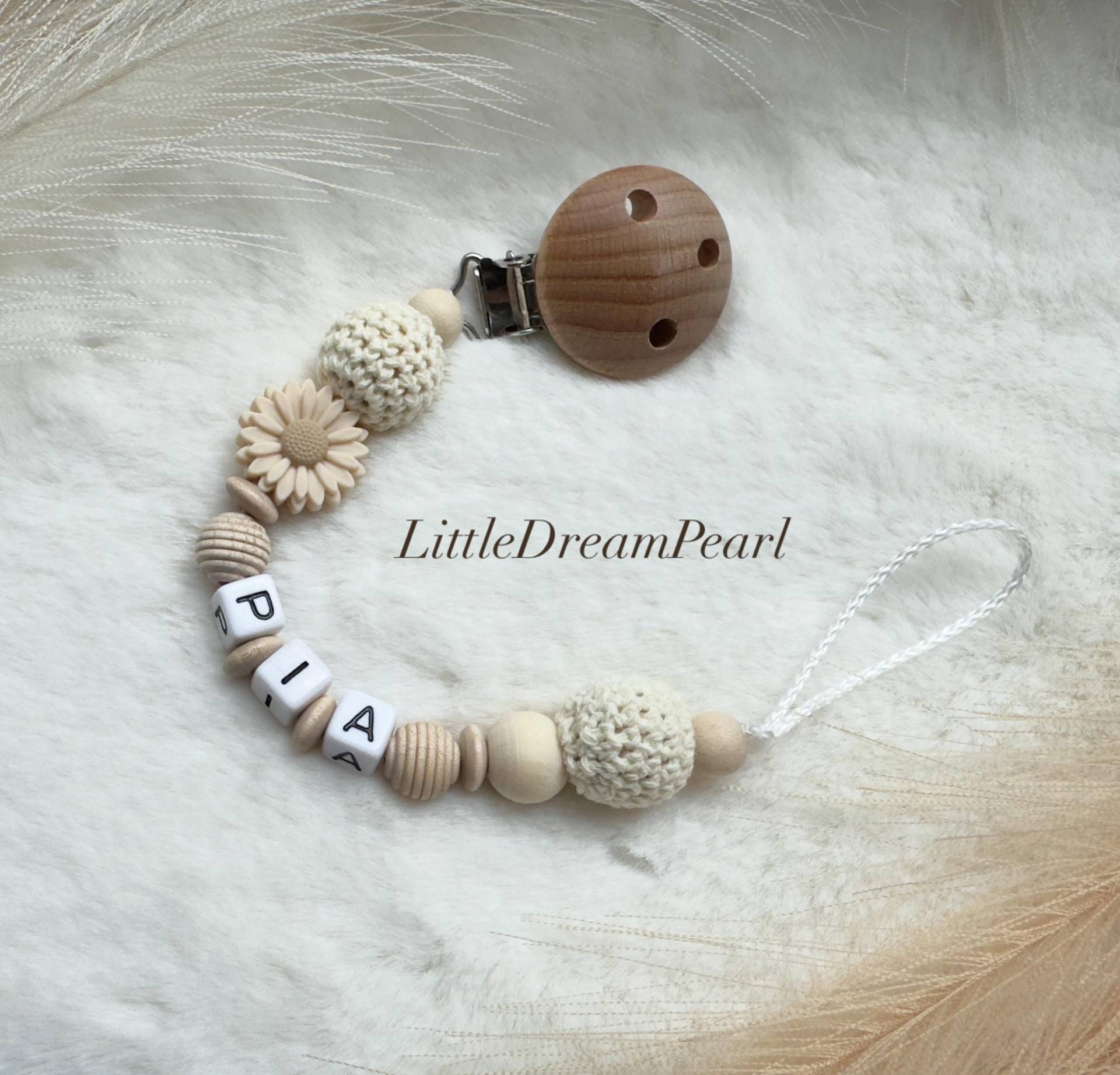 Personalisierte Schnullerkette Mit Name Schnullerclip Mädchen Junge Beige Baby Geschenk Zur Geburt | Schnullerhalter Personalisiert von Etsy - LittleDreamPearl
