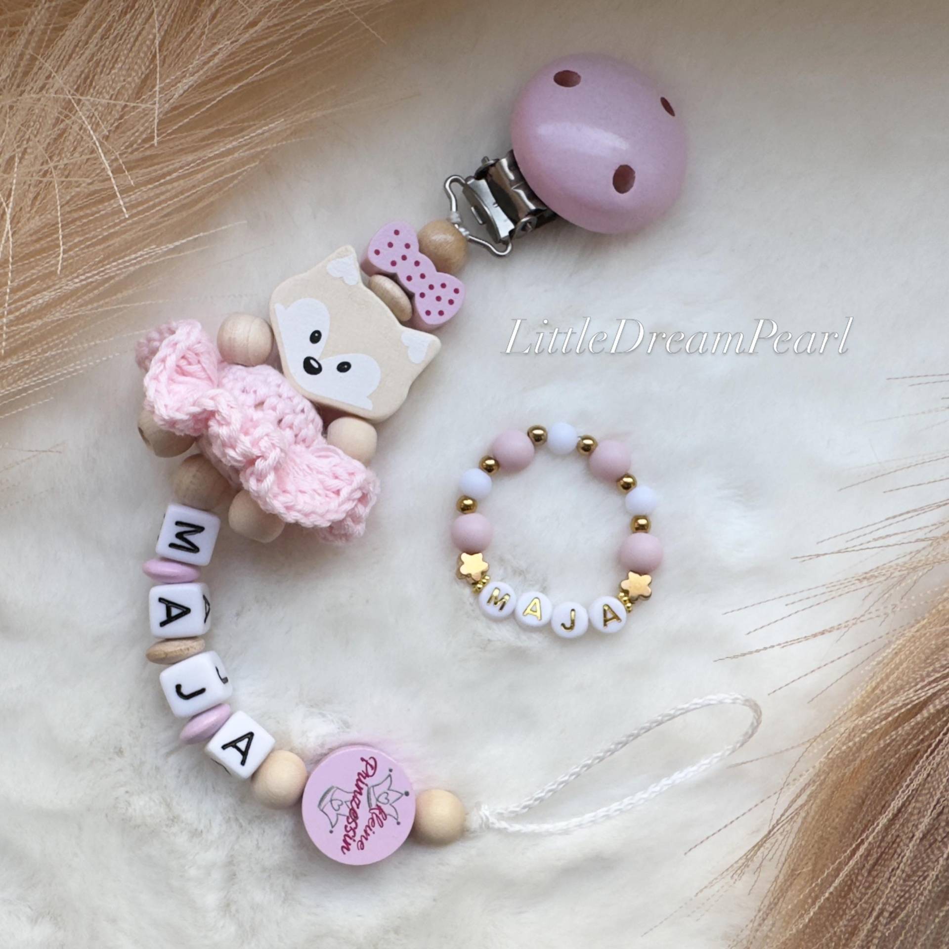 Personalisiertes Set Schnullerkette & Armband Mit Namen Design Fuchs Kleid Rosa Beige Kleine Prinzessin von Etsy - LittleDreamPearl