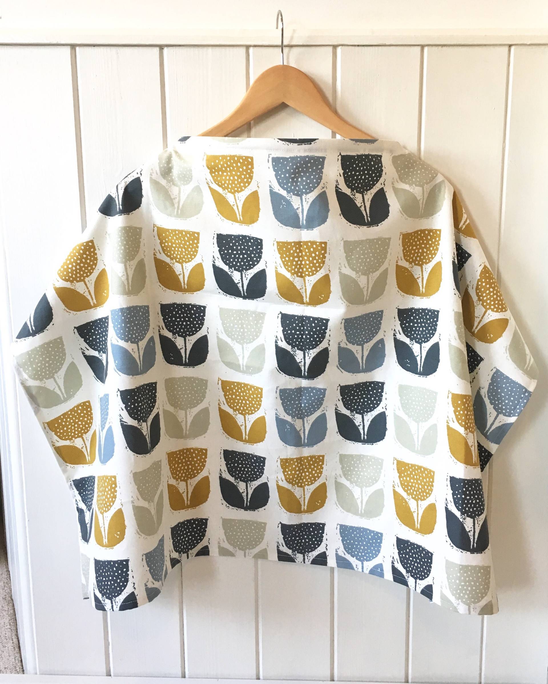 Stillcover | Pflege Baby Stillzeit Bescheidene Schal Blumen Tulpen von Etsy - LittleLionShopUK