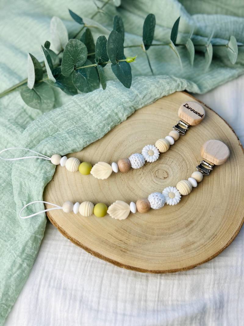 Schnullerkette Mit Namen "Little Flower" Beige - Geschenk Geburt Babyparty Schnullerkette Mit Namen "Little Flower" Beige - Geschenk Geburt Babyparty von Etsy - LittleLitchiBaby