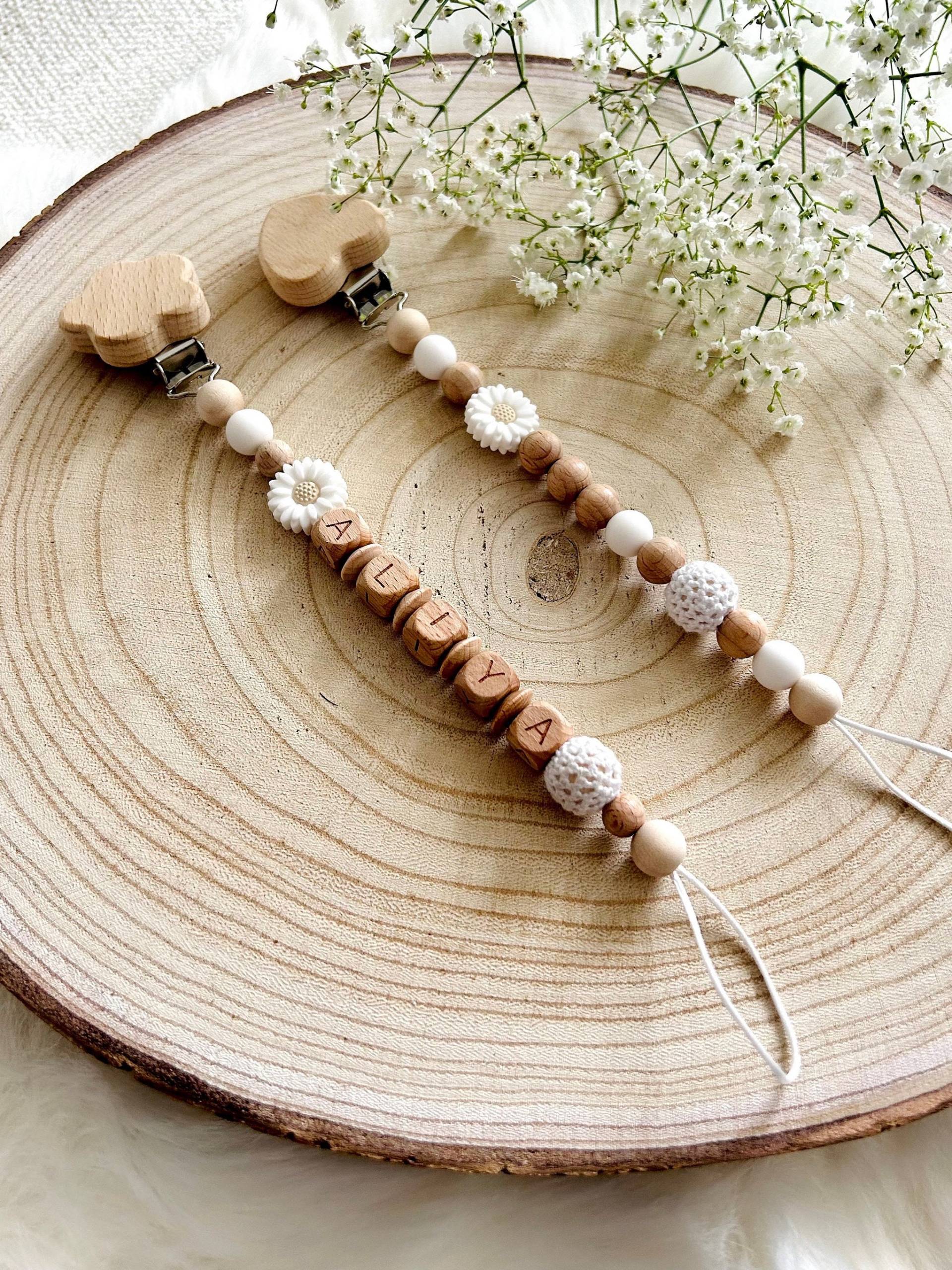 Schnullerkette Mit Namen "Little Flower" - Geschenk Geburt Babyparty Mevlüt von Etsy - LittleLitchiBaby