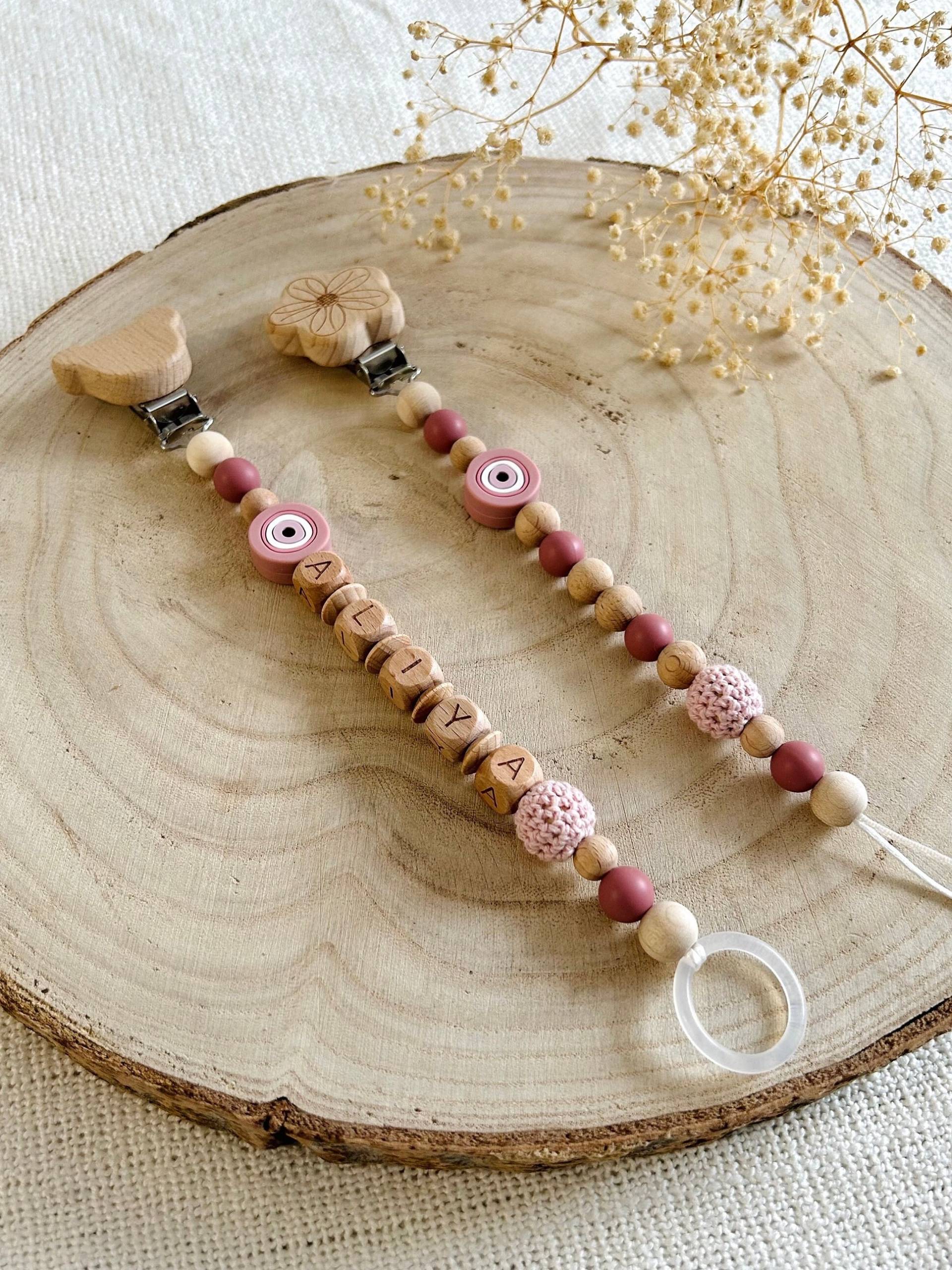 Schnullerkette Mit Namen "Little Nazar" Rosé Schnullerkette Mit Namen "Little Nazar" Rosé von Etsy - LittleLitchiBaby
