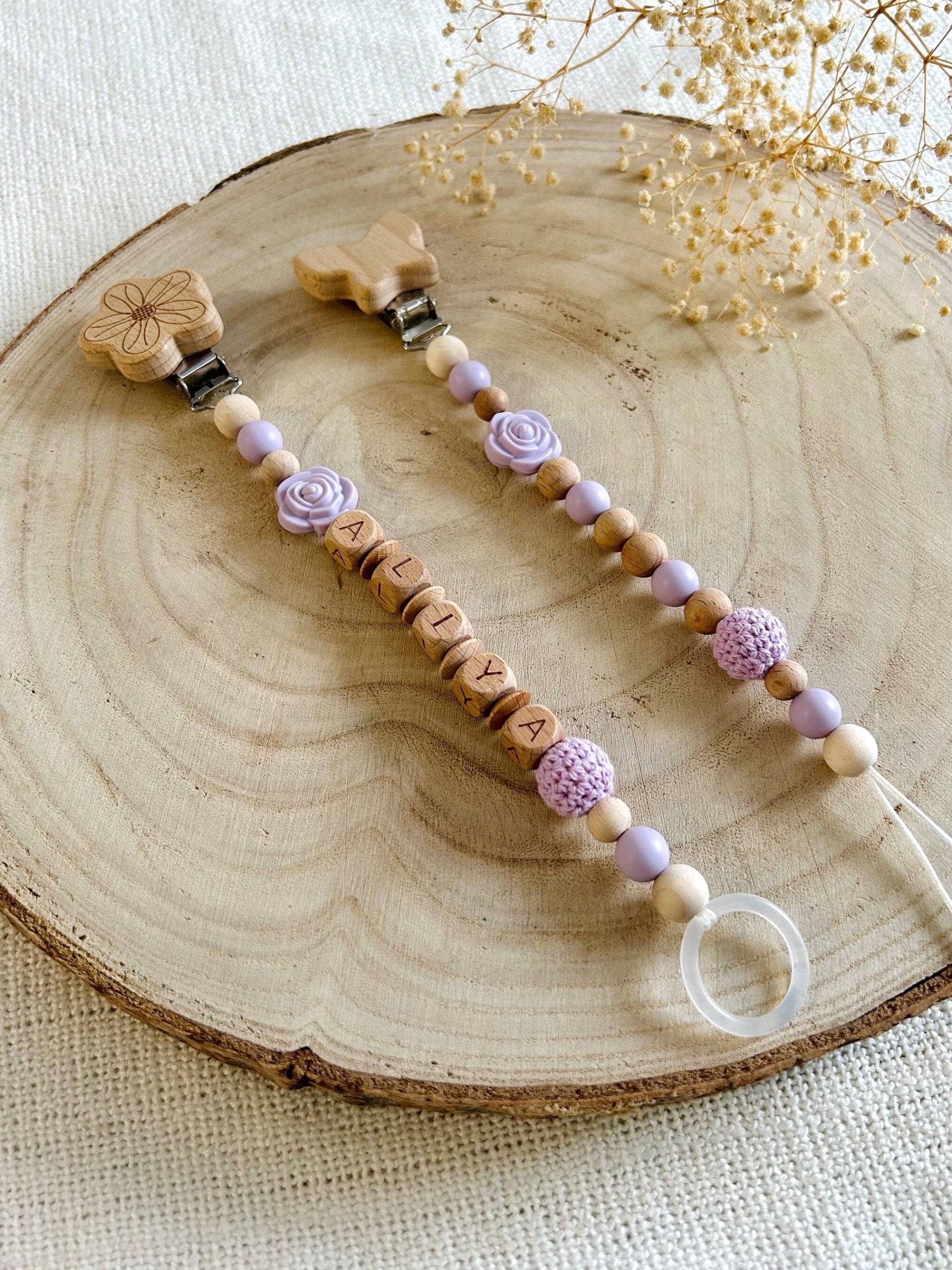 Schnullerkette Mit Namen "Little Rose" Flieder Schnullerkette Mit Namen "Little Rose" Flieder von Etsy - LittleLitchiBaby