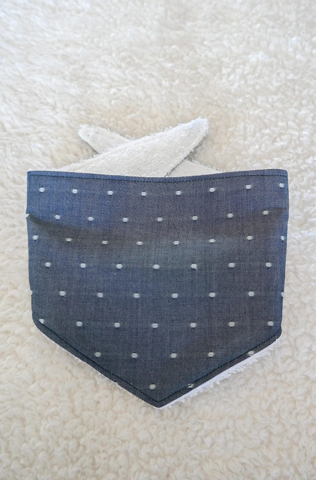 Baby Bandana Lätzchen - Dunkelgrau von Etsy - LittleLunaHandmade