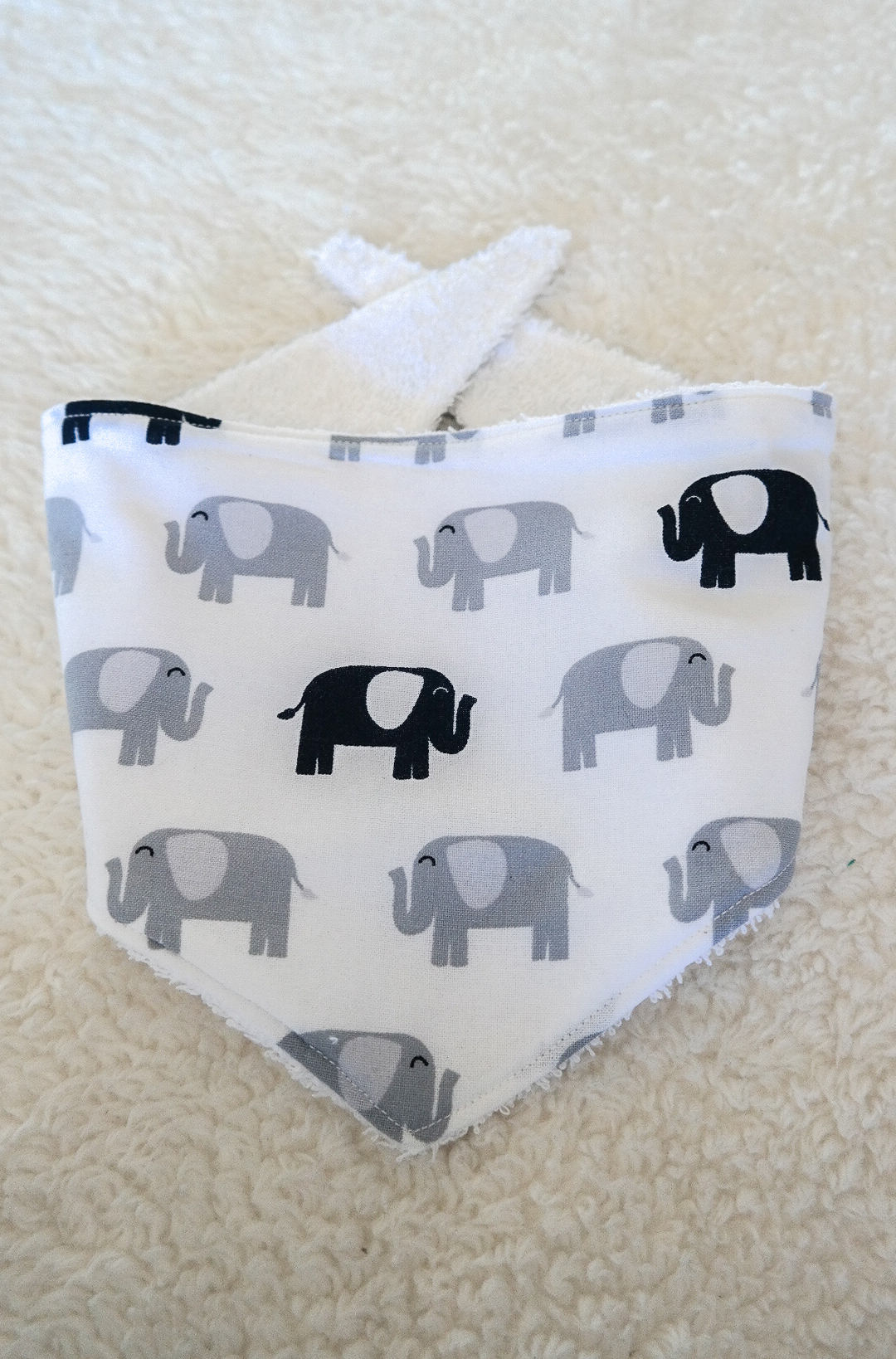 Baby Bandana Lätzchen - Elefanten von Etsy - LittleLunaHandmade
