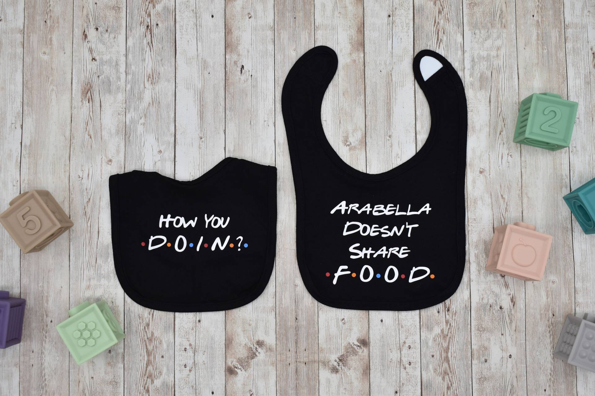 Freunde Lätzchen - Wie Gehts Dir? Friends Baby Lätzchen Sabber Shower Geschenk Freunde Lätzchen - Wie Gehts Dir? Friends Baby Lätzchen Sabber Shower Geschenk von Etsy - LittleSnuggleShop