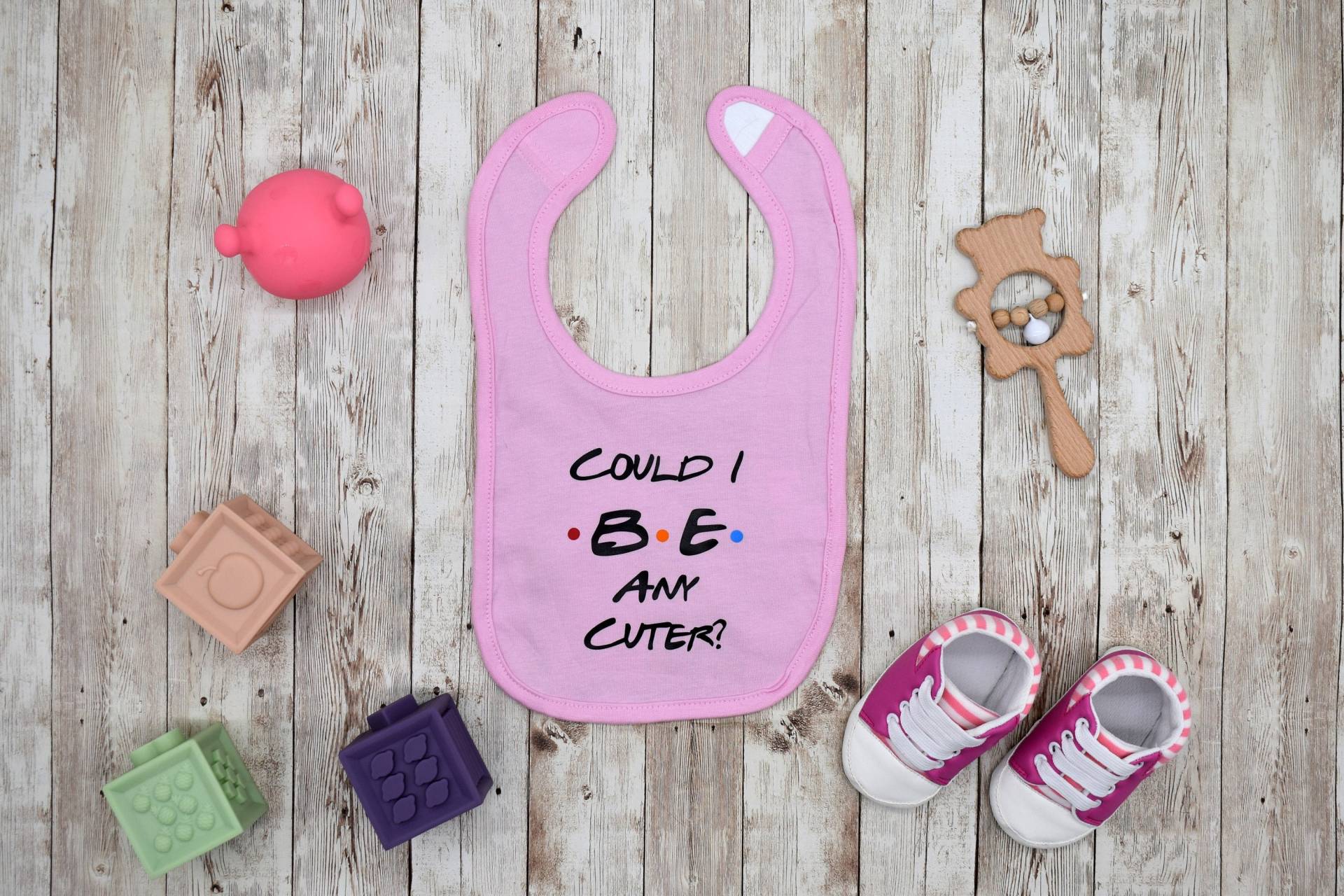 Freunde Lätzchen - Könnte Ich Noch Süßer Sein? Friends Baby Lätzchen Sabber Shower Geschenk Freunde Lätzchen - Könnte Ich Noch Süßer Sein? Friends Baby Lätzchen Sabber Shower Geschenk von Etsy - LittleSnuggleShop