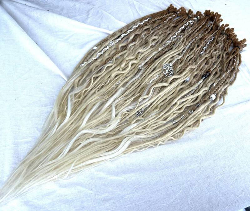 Blond Viking Synthetic Dreads Custom Made Handmade in Blonde Lightblonde Mix von Etsy - LivanaDreadart