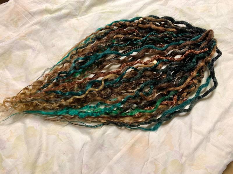 Earth Witch Wavy | Se Or De Custom Made Dreadlocks Extensions Synthetic Dreads Brown Blond Lightblond Seagreen Black Copper Green von Etsy - LivanaDreadart