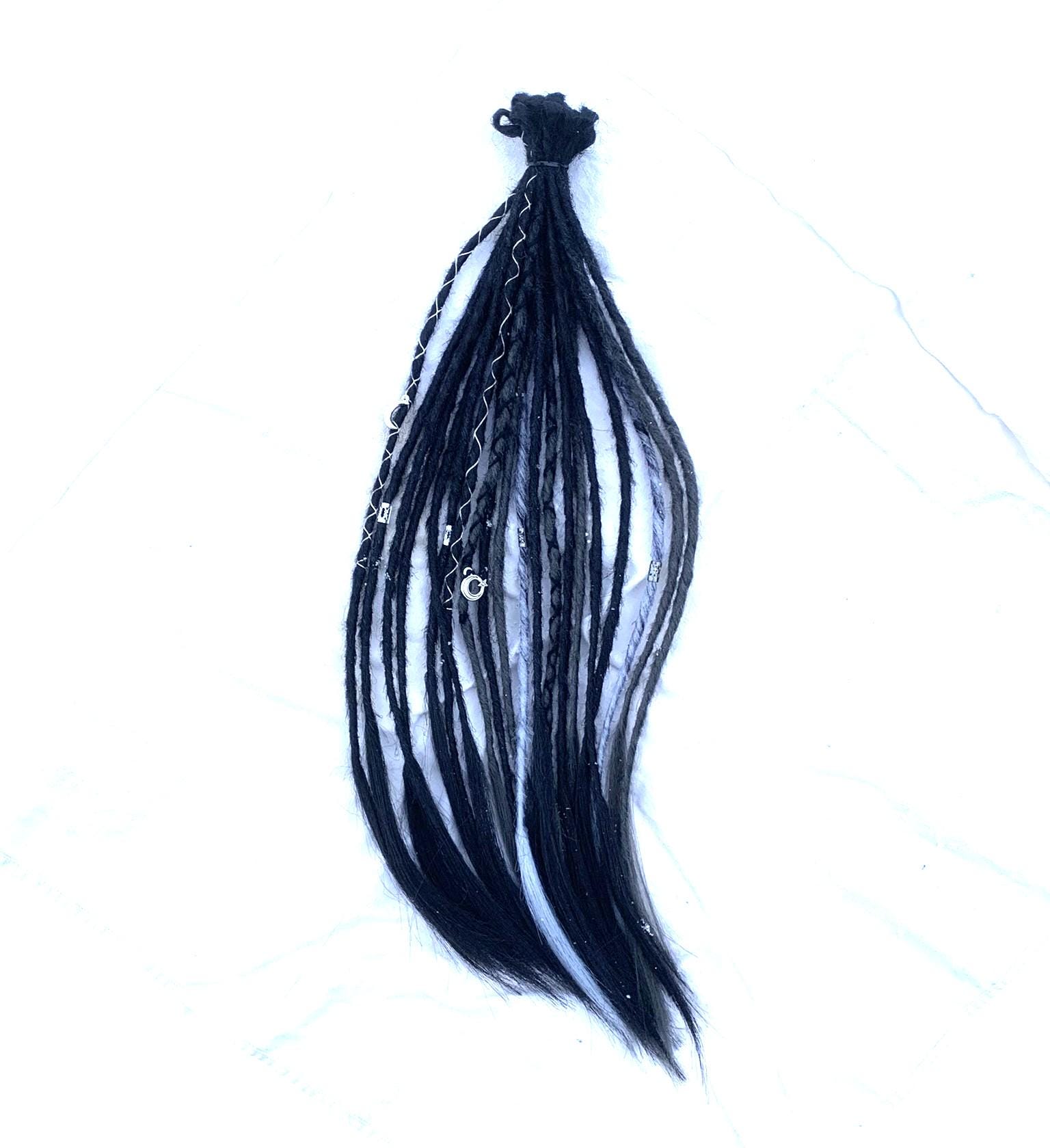 Grey Girl | Dreadlocks Extensions Synthetic Dreads Grey Silver Black Mossgreen von Etsy - LivanaDreadart