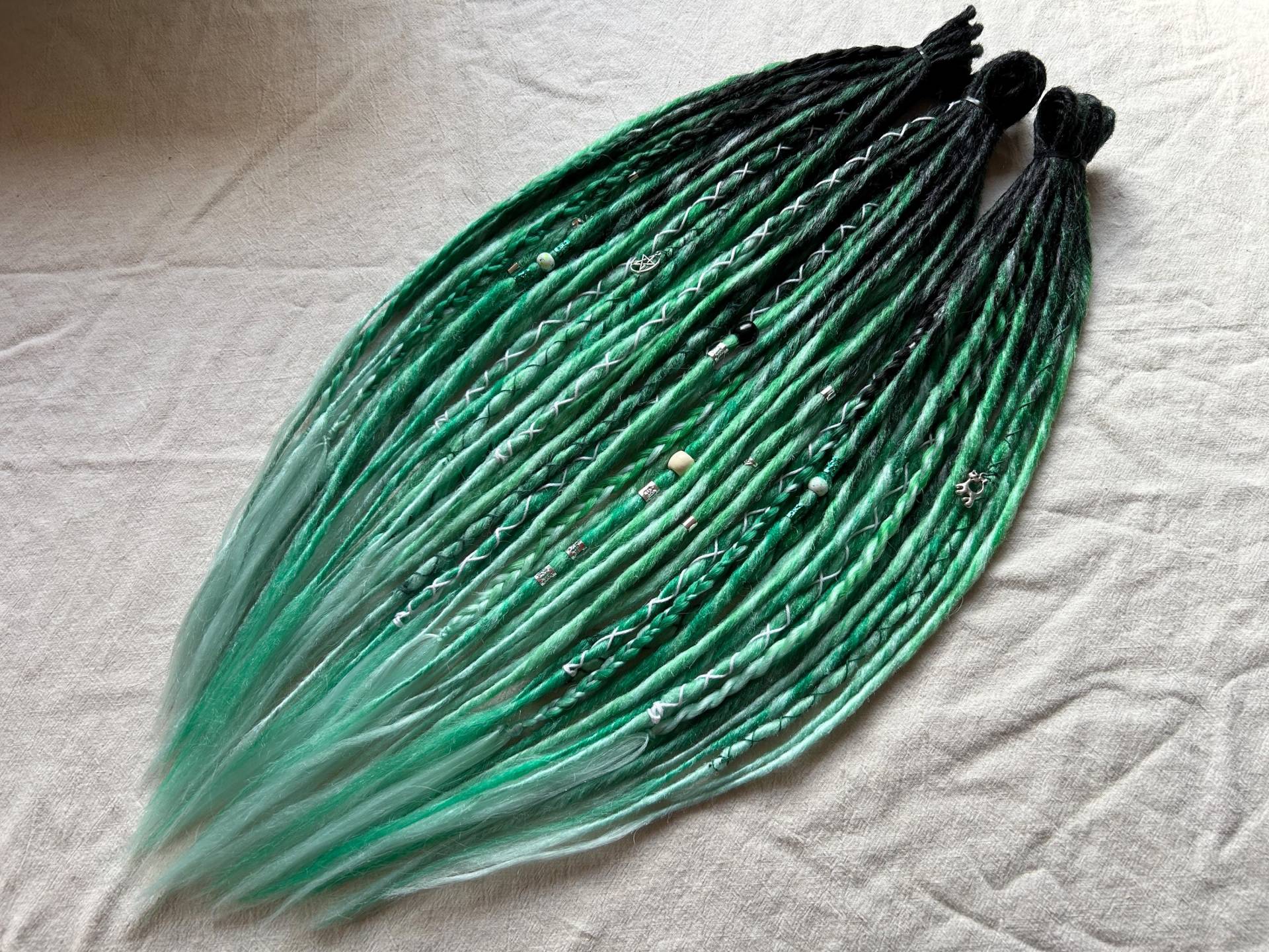 Green Witch | Custom Made Dreadlocks Extensions Synthetic Dreads Black Ombre Mint von Etsy - LivanaDreadart