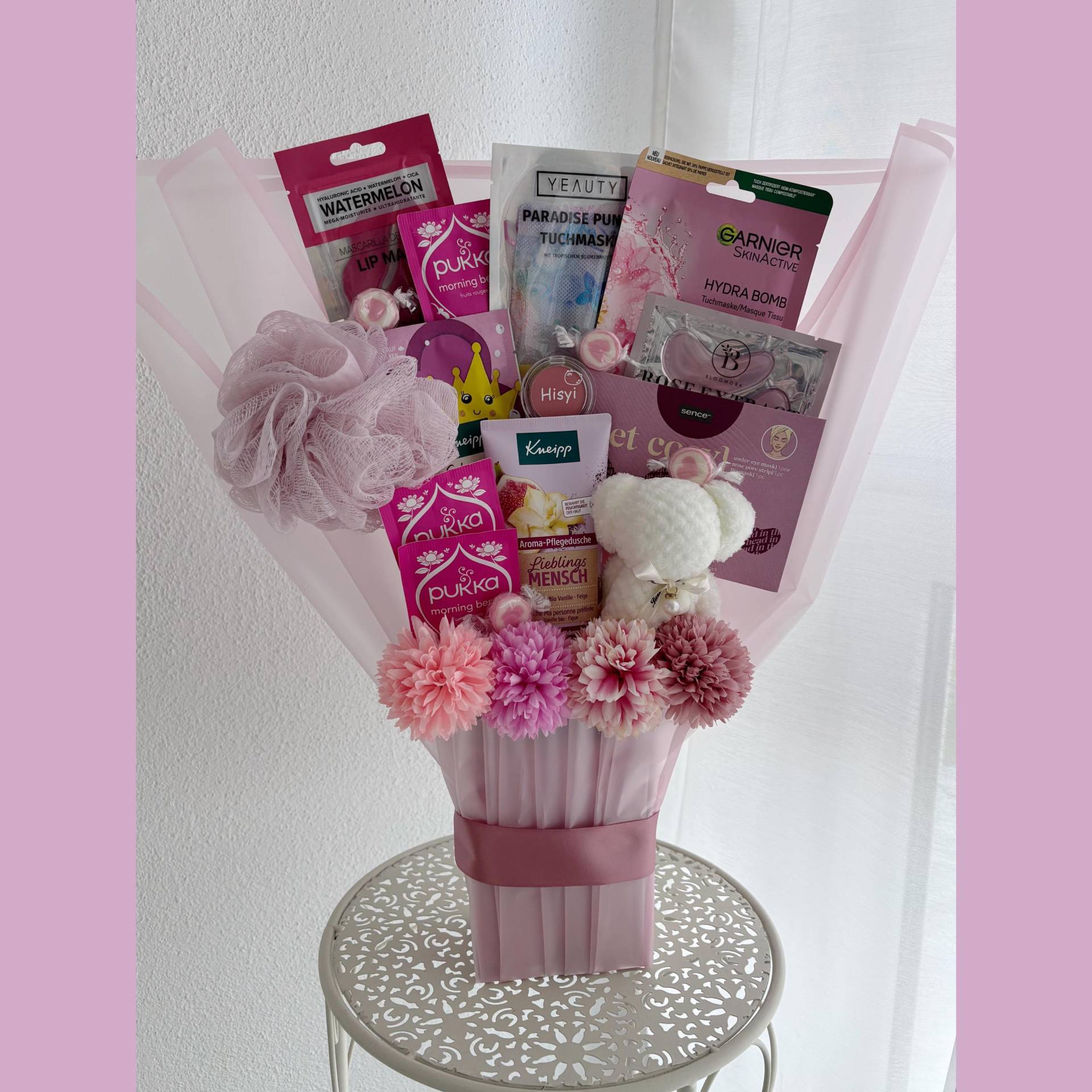 Geschenkset Geschenkstrauß Mutter Schwester Tochter Freundin Beauty Bouquet Rosen Geburtstag Besonderes Geschenk Kollegin Geschenkset Geschenkstrauß Mutter Schwester Tochter Freundin Beauty Bouquet Rosen Geburtstag Besonderes Geschenk Kollegin von Etsy - LivskleinesAtelier