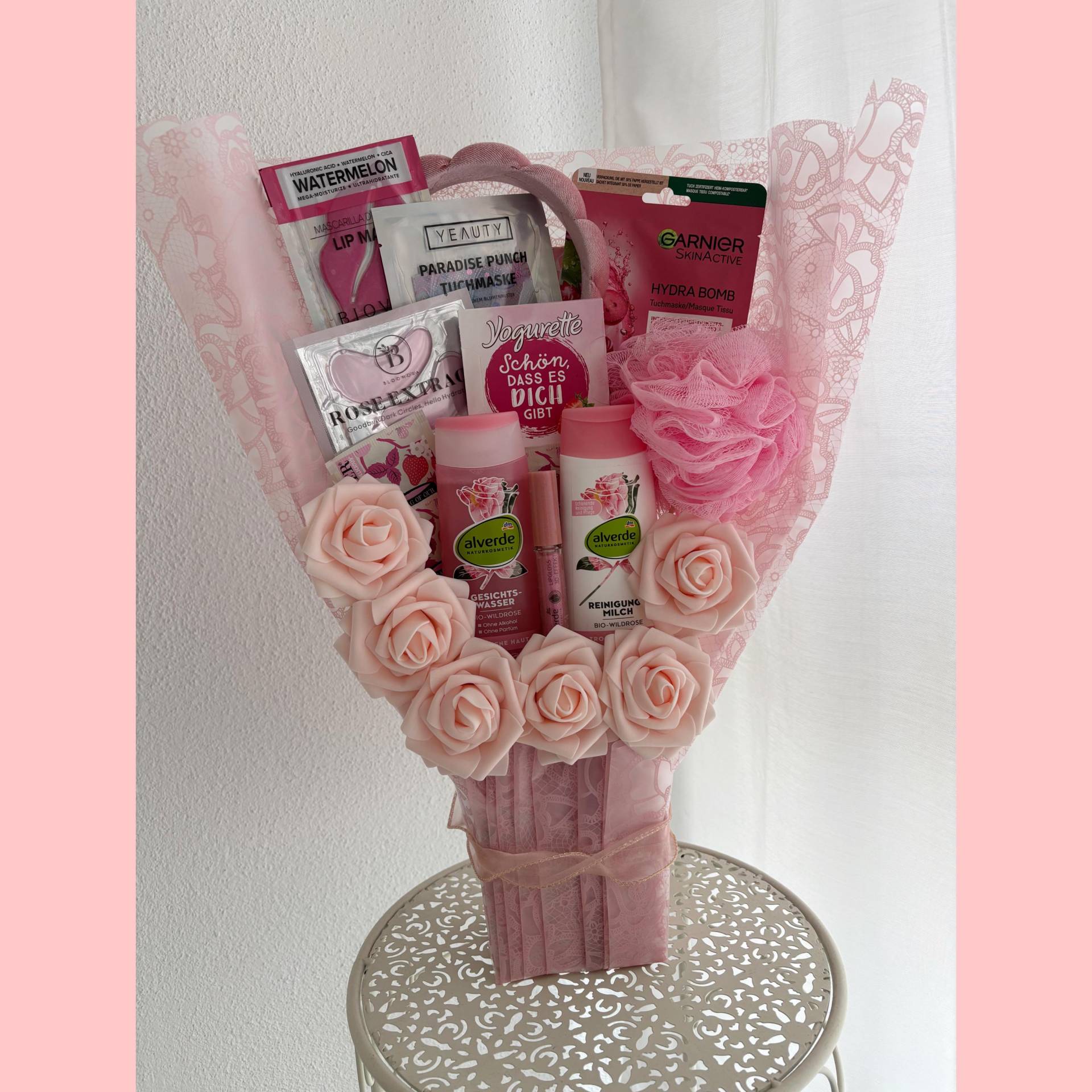 Geschenkset Geschenkstrauß Mutter Schwester Tochter Freundin Beauty Bouquet Rosen Geburtstag Besonderes Geschenk Kollegin Geschenkset Geschenkstrauß Mutter Schwester Tochter Freundin Beauty Bouquet Rosen Geburtstag Besonderes Geschenk Kollegin von Etsy - LivskleinesAtelier