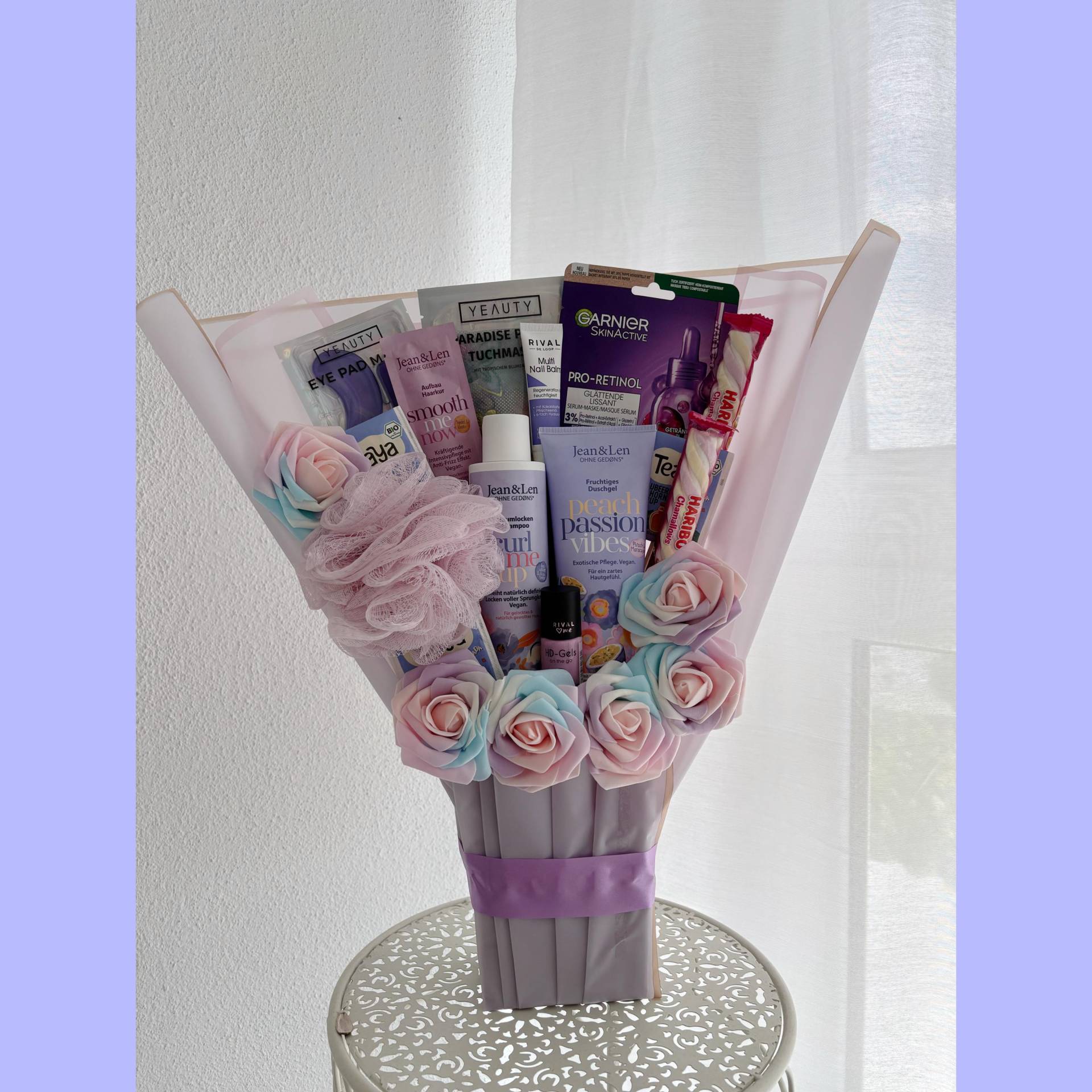 Geschenkset Geschenkstrauß Mutter Schwester Tochter Freundin Beauty Bouquet Rosen Geburtstag Besonderes Geschenk Kollegin Geschenkset Geschenkstrauß Mutter Schwester Tochter Freundin Beauty Bouquet Rosen Geburtstag Besonderes Geschenk Kollegin von Etsy - LivskleinesAtelier