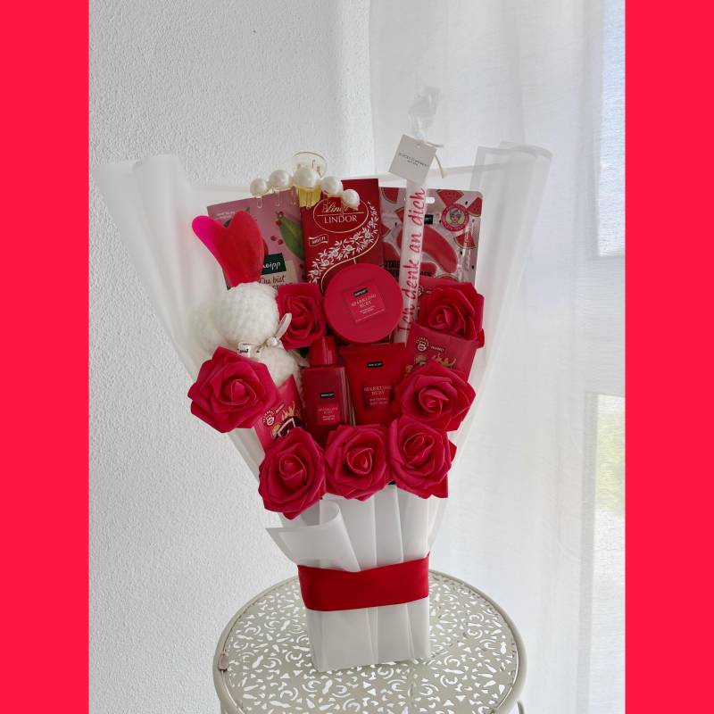 Geschenkset Geschenkstrauß Mutter Schwester Tochter Freundin Beauty Bouquet Rosen Geburtstag Besonderes Geschenk Kollegin von Etsy - LivskleinesAtelier