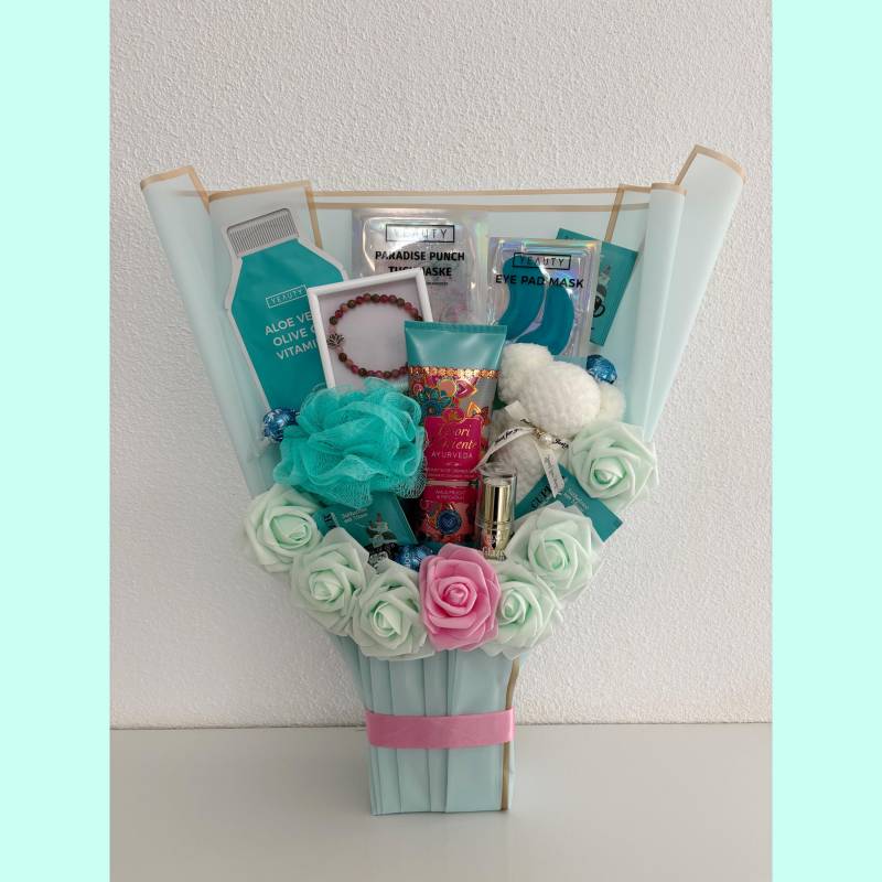 Geschenkset Blumen Geschenkstrauß Muttertag Mutter Schwester Tochter Freundin Beauty Bouquet Rosen Geburtstag Besonderes Geschenk von Etsy - LivskleinesAtelier