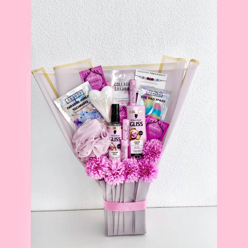 Geschenkset Geschenkstrauß Muttertag Mutter Schwester Tochter Freundin Beauty Bouquet Rosen Geburtstag Besonderes Geschenk Kollegin von Etsy - LivskleinesAtelier