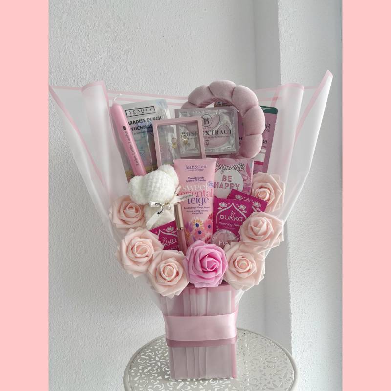 Geschenkset Geschenkstrauß Muttertag Mutter Schwester Tochter Freundin Beauty Bouquet Rosen Geburtstag Besonderes Geschenk Kollegin von Etsy - LivskleinesAtelier