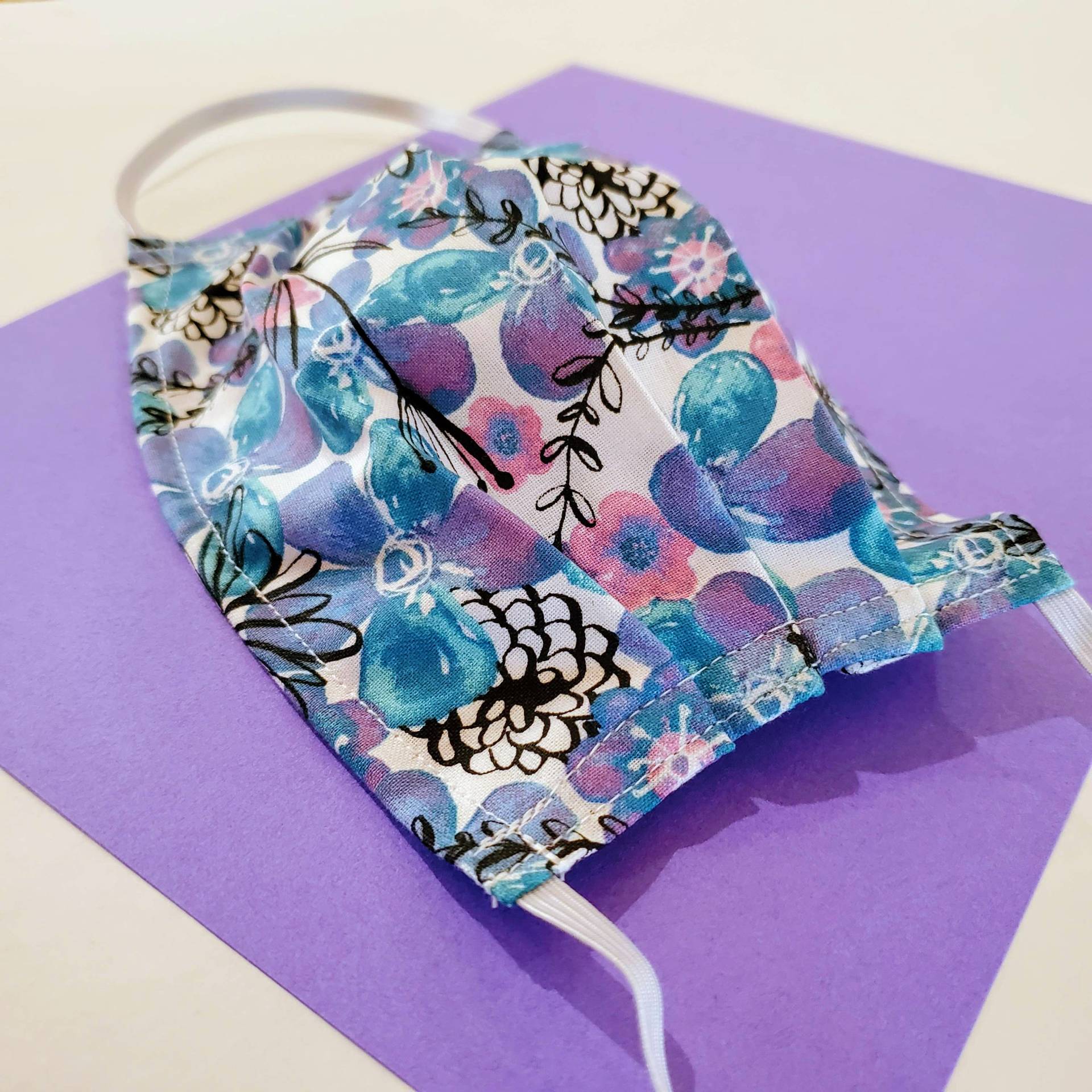 Blue Bouquet Wiederverwendbare Gesichtsmaske Mit Nasenklemmendraht Und Filterfach Blue Bouquet Wiederverwendbare Gesichtsmaske Mit Nasenklemmendraht Und Filterfach von Etsy - LochNessLocker