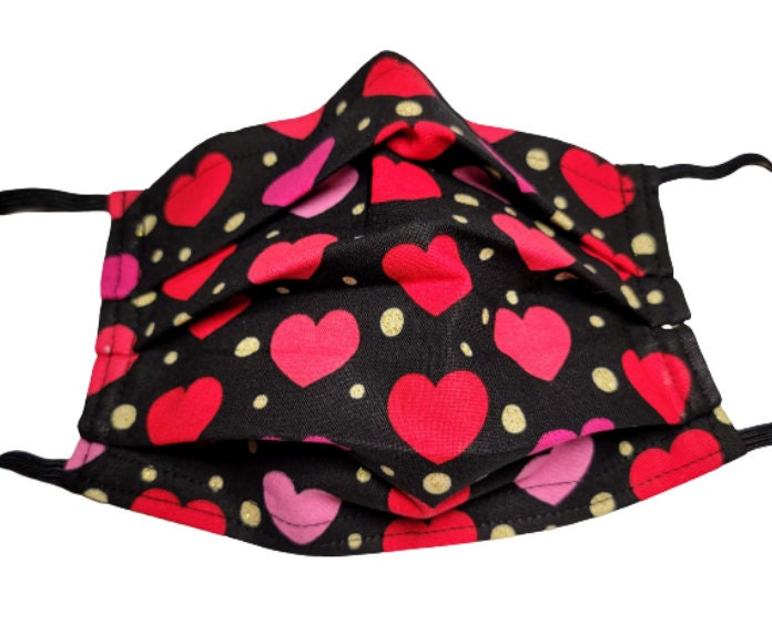 Herzen Und Goldene Punkte Gesichtsmaske Valentinstag Maske Wiederverwendbar Verstellbare Mit Nasennadel Draht Filterfach Herzen Und Goldene Punkte Gesichtsmaske Valentinstag Maske Wiederverwendbar Verstellbare Mit Nasennadel Draht Filterfach von Etsy - LochNessLocker