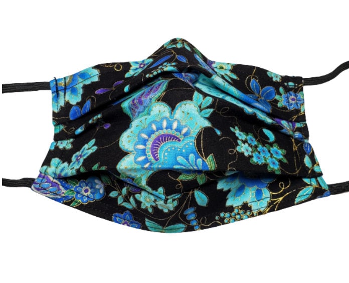 Metallic Blue Flowers Wiederverwendbare Einstellbare Gesichtsmaske Mit Nasenklemme Draht Und Filterfach Metallic Blue Flowers Wiederverwendbare Einstellbare Gesichtsmaske Mit Nasenklemme Draht Und Filterfach von Etsy - LochNessLocker