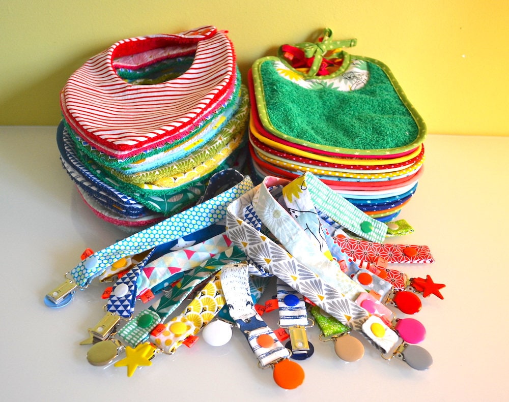 Auf Bestellung - Geburtsbox Für Baby-Baumwollzubehör | Bandana-Lätzchen, Lätzchen, Schnullerclip Aus Metall Auf Bestellung - Geburtsbox Für Baby-Baumwollzubehör | Bandana-Lätzchen, Lätzchen, Schnullerclip Aus Metall von Etsy - Lokipic