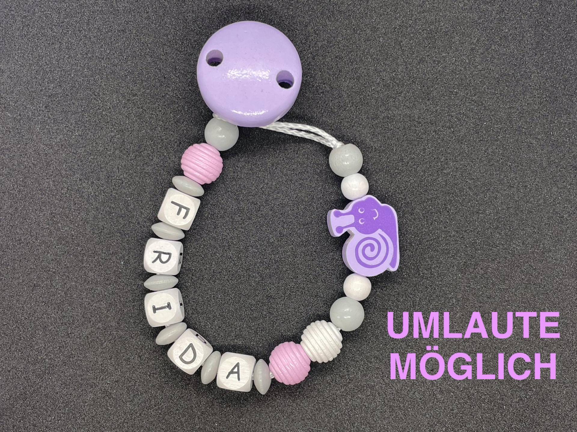 Handgemachte Schnullerkette - Holz Personalisierbar Mit Namen Geschenk Zur Geburt Baby Mädchen Junge Umlaute Möglich Handgemachte Schnullerkette - Holz Personalisierbar Mit Namen Geschenk Zur Geburt Baby Mädchen Junge Umlaute Möglich von Etsy - LoomingLoop
