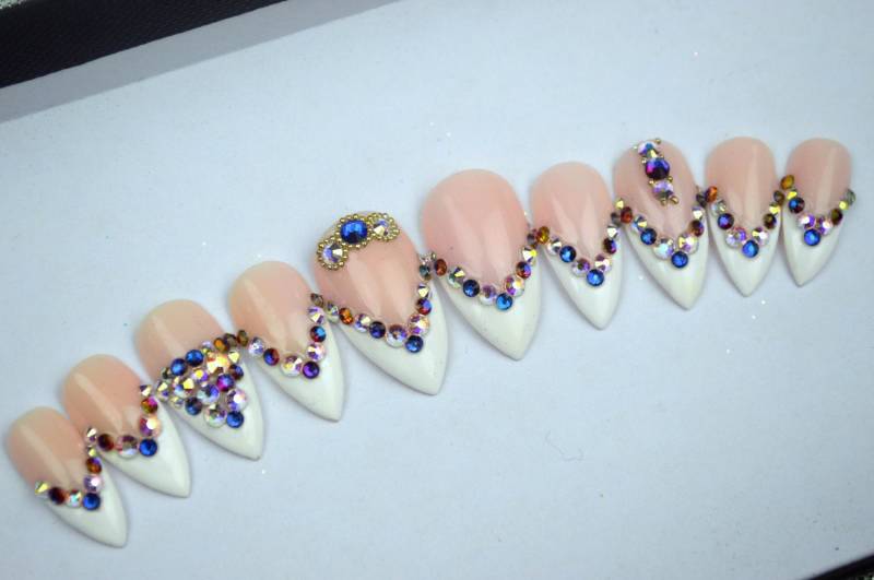 French Spitze Und Kristalle Luxury Press On, Falsche Nägel, Press Auf Aufkleben, Handbemalte Stiletto Nägel von Etsy - LooveBeauty