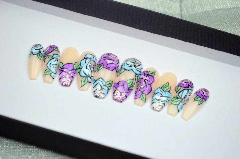 Rosen Nail Art Luxury Press On, Falsche Nägel, Press Auf Aufkleben, Handbemalte Stiletto Nägel von Etsy - LooveBeauty