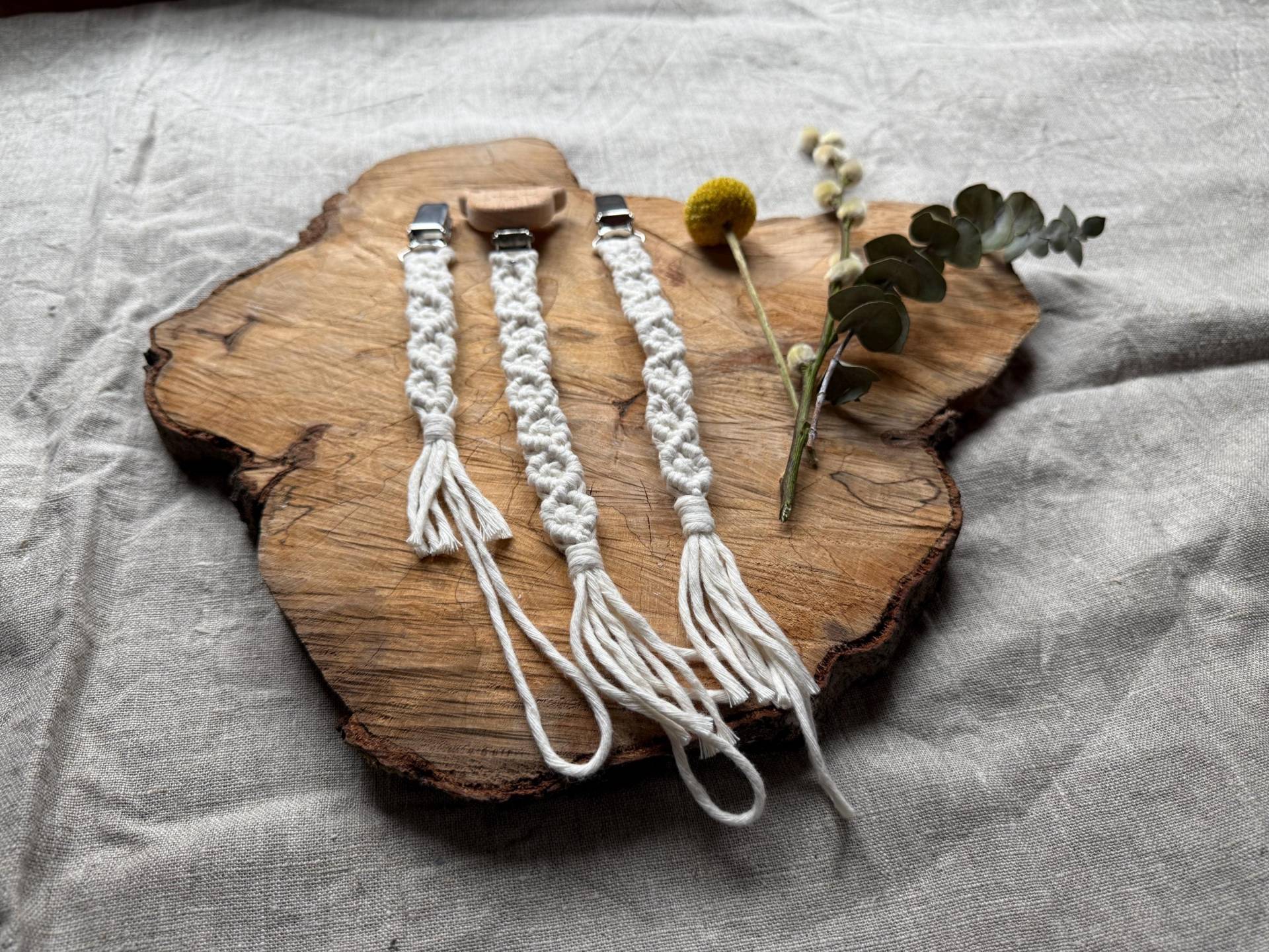 Schnullerkette, Makrameeschnullerketten Schnullerkette, Makrameeschnullerketten von Etsy - LoumilasLaedchen