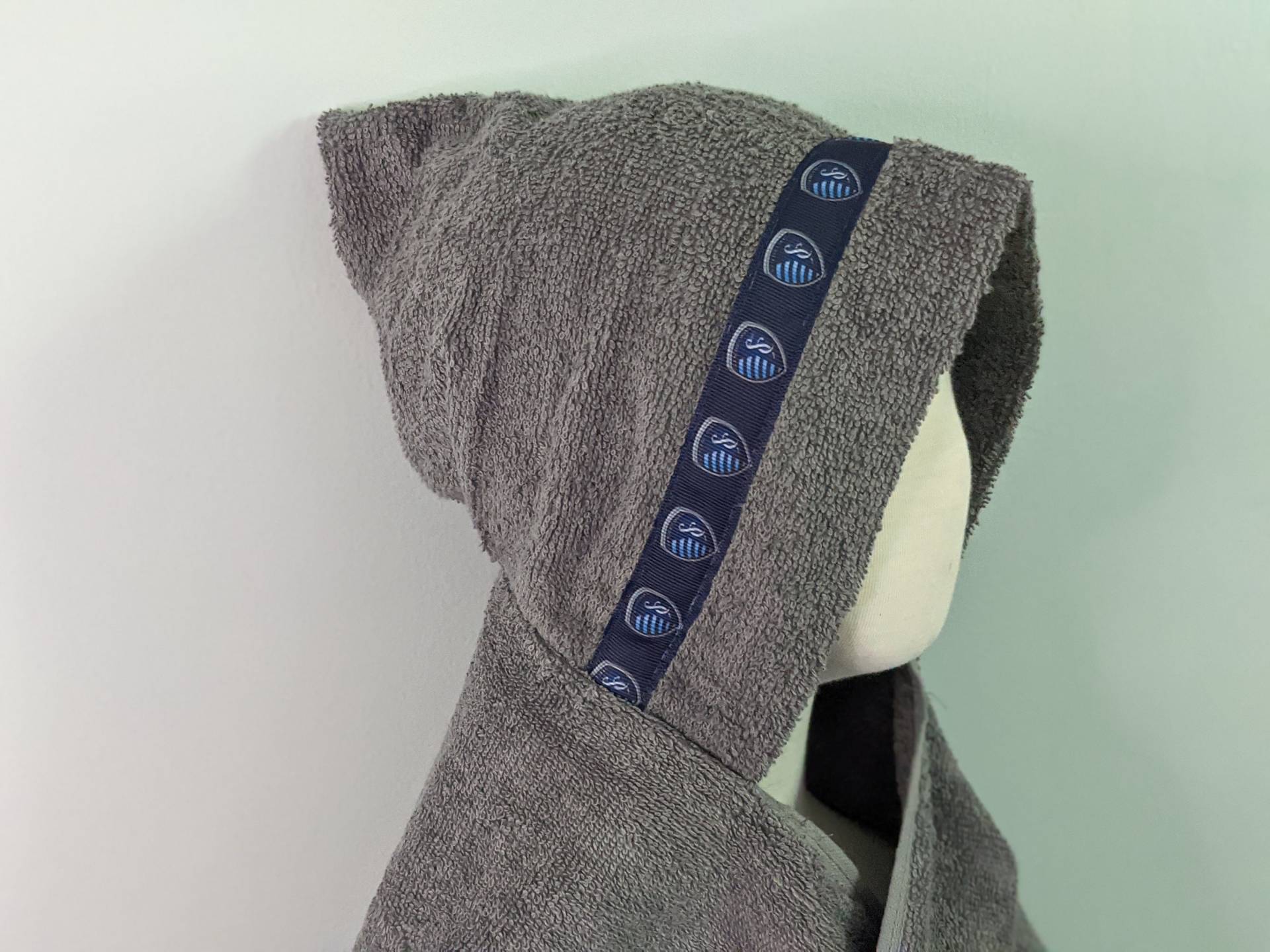 Sportliches Kc Kapuzentuch - Für Babys, Kleinkinder, Vorschulkinder Und Darüber Hinaus Sportliches Kc Kapuzentuch - Für Babys, Kleinkinder, Vorschulkinder Und Darüber Hinaus von Etsy - LoveBugDesign2014