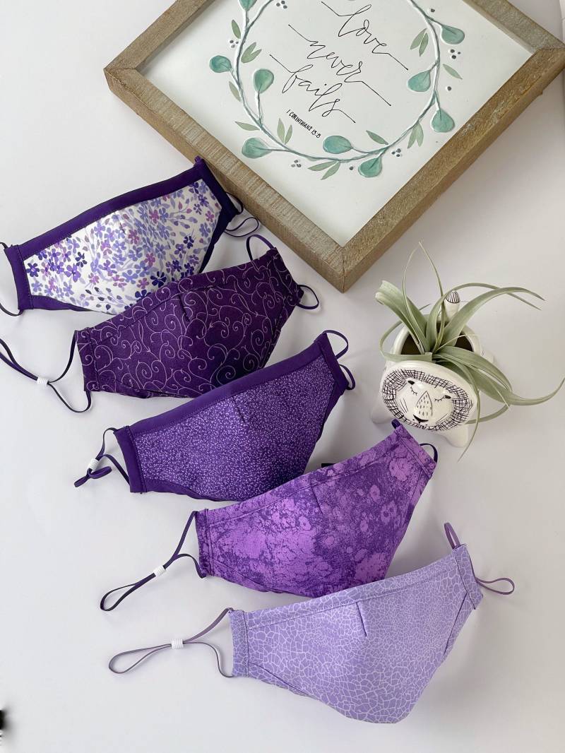 Lila Baumwollstoff Gesichtsmaske Waschbar, Wiederverwendbar Mit Filtertasche von Etsy - LoveLaffCo
