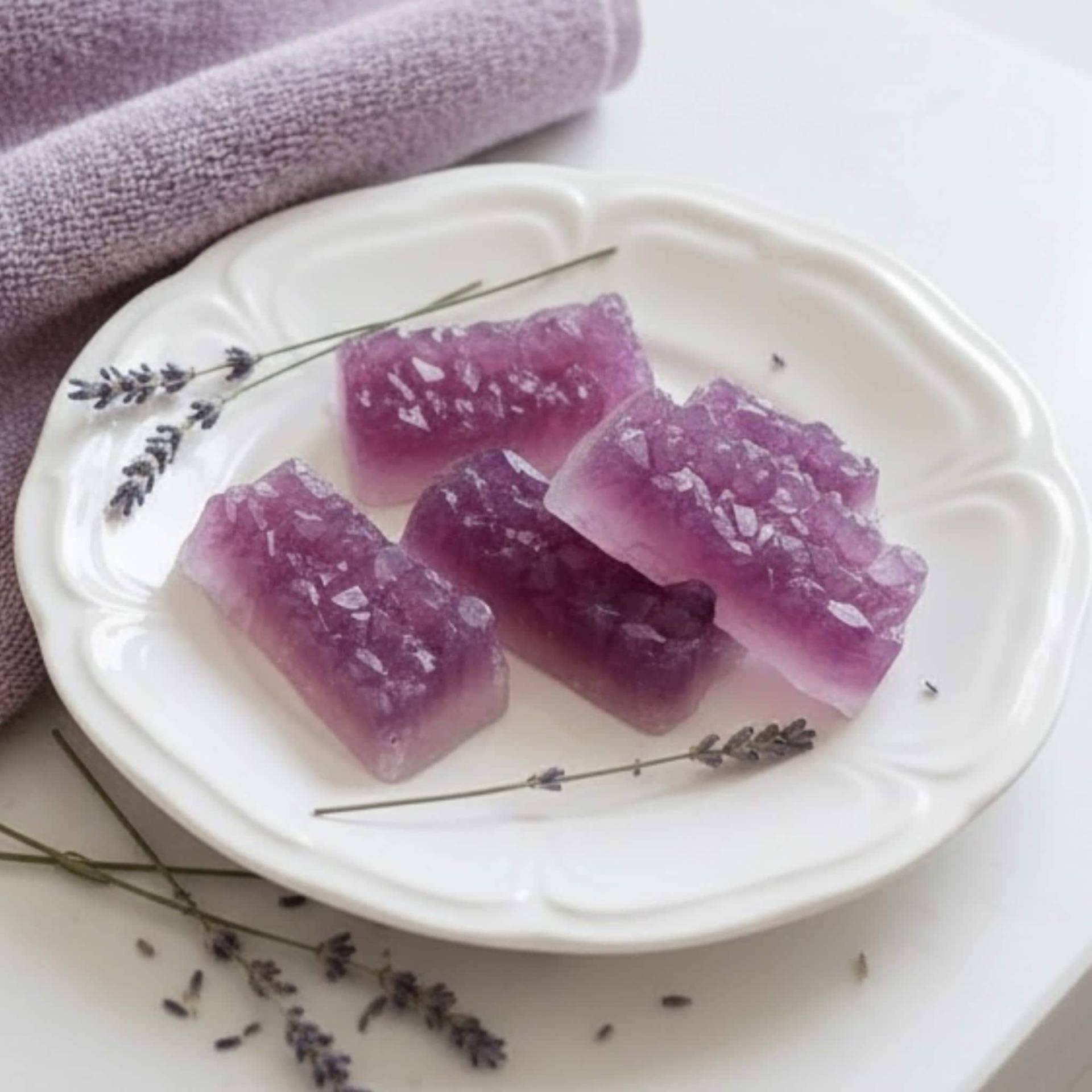 Amethyststein-Seifenset Lavendel-Kristallseife, Handgemachtes Edelsteinbad, Spa-Geschenk Für Sie Amethyststein-Seifenset Lavendel-Kristallseife, Handgemachtes Edelsteinbad, Spa-Geschenk Für Sie von Etsy - LoveLeeSoaps