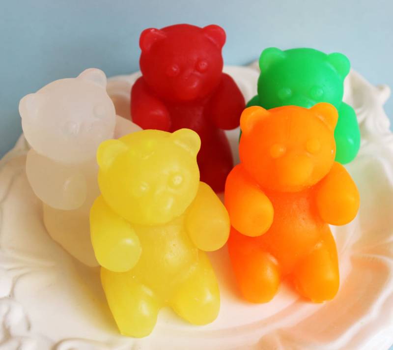 Bärengummi Seife - Gummibärchen Seife, Candy Speiseseife, Gastgeschenke, Tierseife, Früchte Wassermelonen Bärenseife, Kinderseife, Badeseife Bärengummi Seife - Gummibärchen Seife, Candy Speiseseife, Gastgeschenke, Tierseife, Früchte Wassermelonen Bärenseife, Kinderseife, Badeseife von Etsy - LoveLeeSoaps