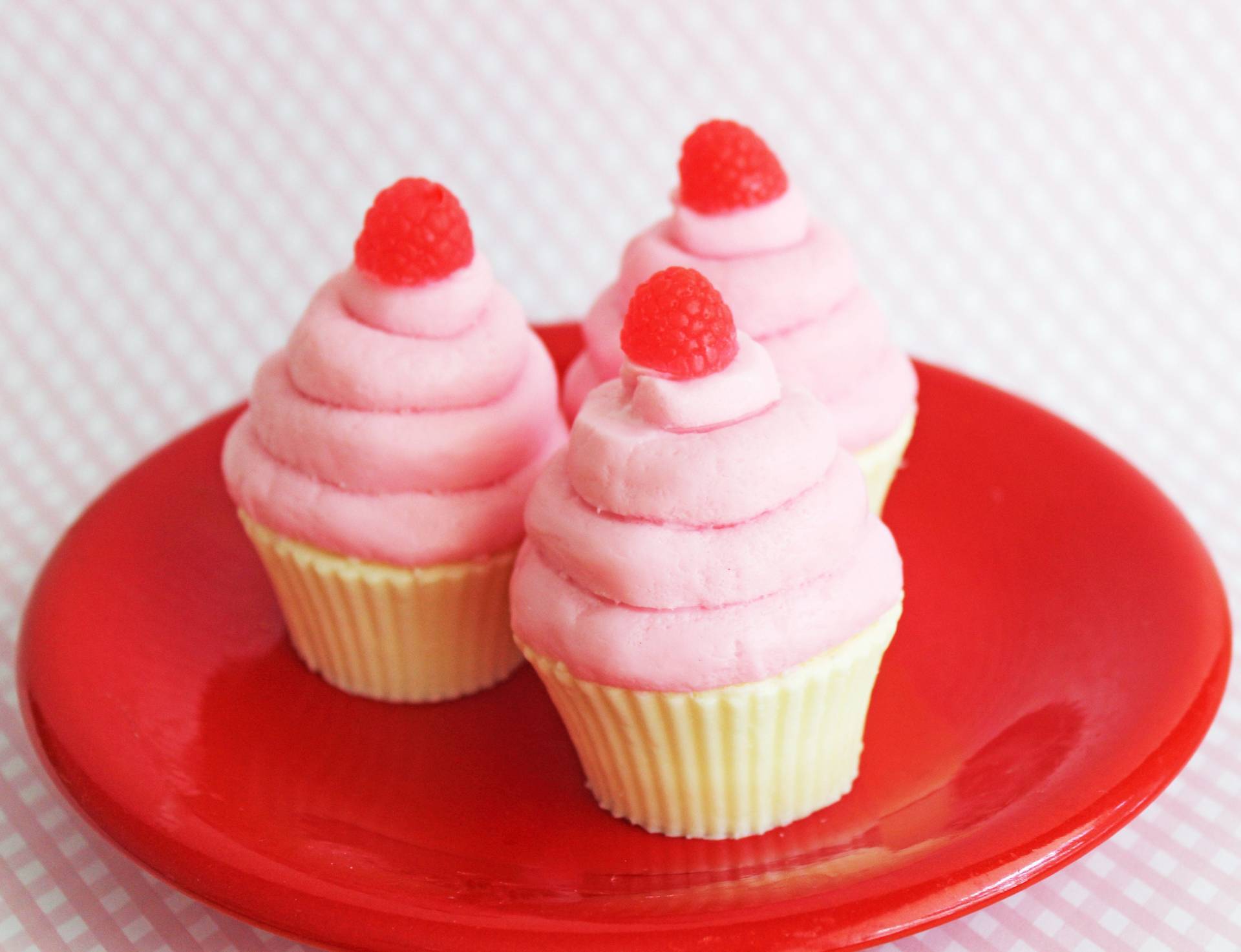 Cupcake Seife Himbeercreme - Kuchenseife, Himbeerseife, Früchteseife, Süßseife, Streichseife, Fake Speiseseife, Partygeschenk Cupcake Seife Himbeercreme - Kuchenseife, Himbeerseife, Früchteseife, Süßseife, Streichseife, Fake Speiseseife, Partygeschenk von Etsy - LoveLeeSoaps
