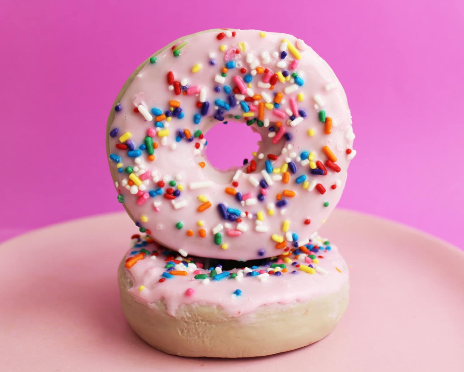 Donut Seife Erdbeere Besprüht - Seife, Speiseseife, Sprinkle Gastgeschenke, Party Favor, Neuheit Fake Food Spa von Etsy - LoveLeeSoaps
