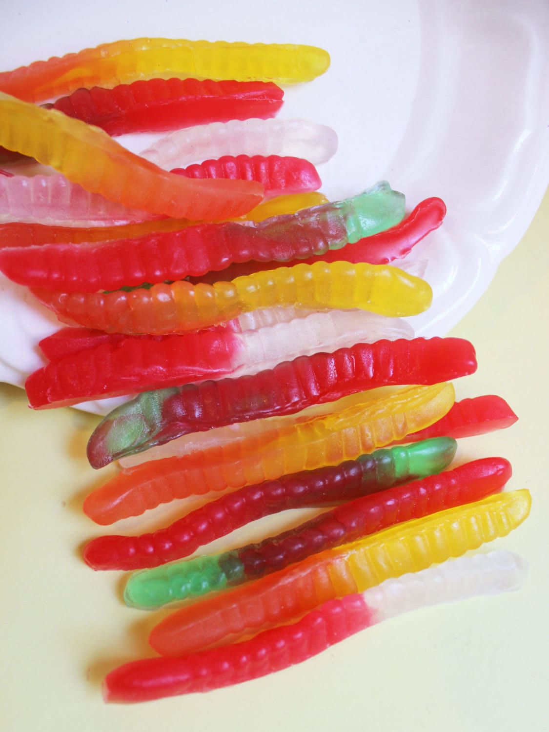 Gummiwurm Seife Geschenkset - Candy Soap, Seife, Kinderseife, Handgemachte Gastgeschenke, Wassermelonen Speiseseife Gummiwurm Seife Geschenkset - Candy Soap, Seife, Kinderseife, Handgemachte Gastgeschenke, Wassermelonen Speiseseife von Etsy - LoveLeeSoaps