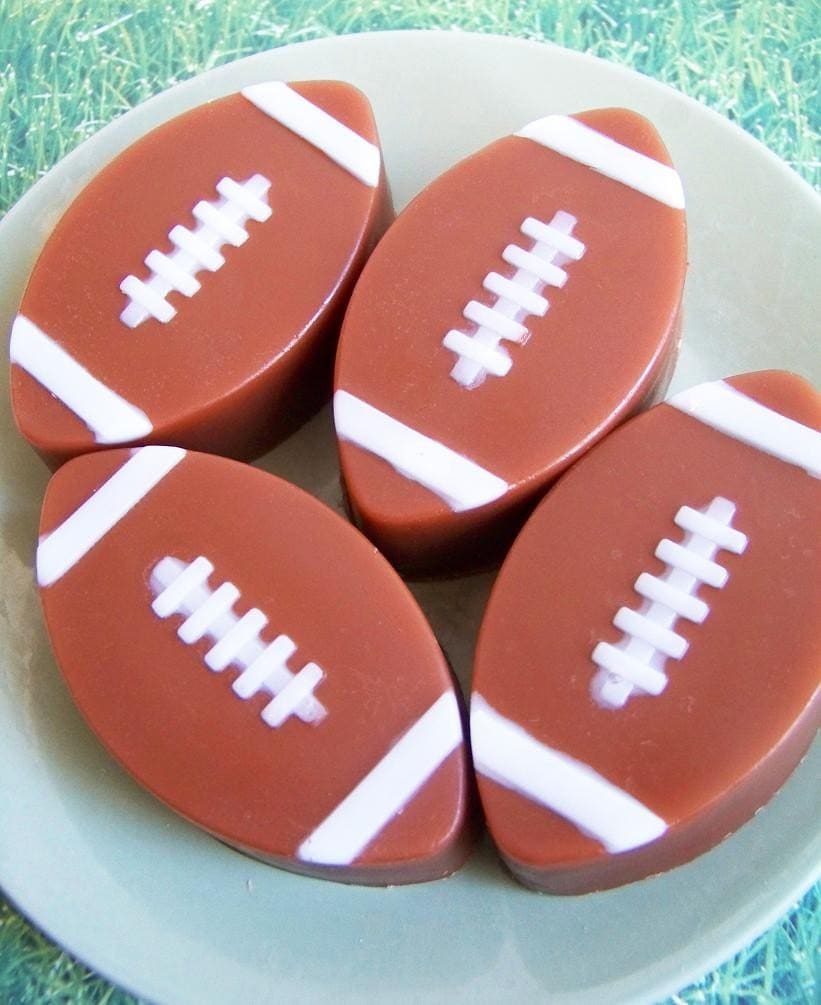 Schokolade Fußball Seife Neuheit Sport Gastgeschenke von Etsy - LoveLeeSoaps