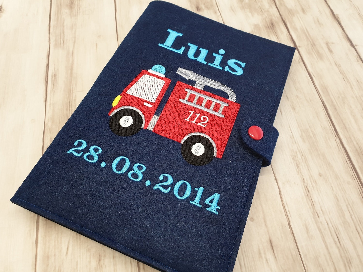 U-Heft Hülle Filz Mit Name Und Datum Feuerwehrauto von Etsy - LovelyLoreleyShop