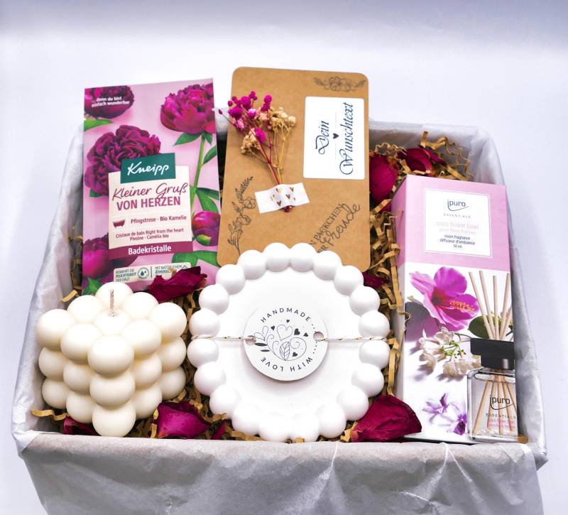 Geschenk Muttertag Handgemachte Bubble Kerze | Geschenkset Für Frauen Mit Rosen Schmuck Untersetzer Geschenkbox Raumduft von Etsy - LovelyMomentShop