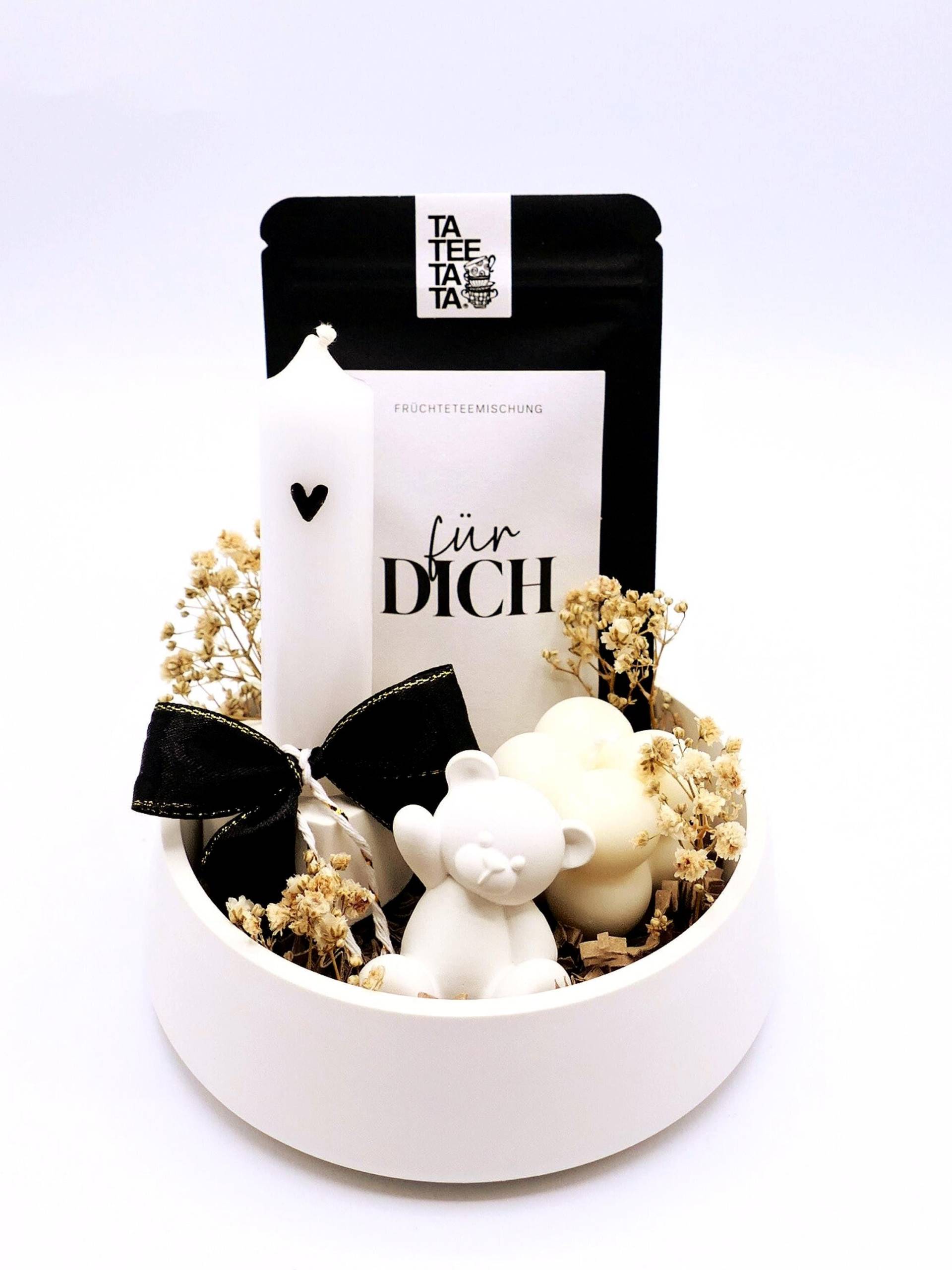 Geschenkkorb Schwarz Weiß Mit Kerze Und Tee | Handgemachtes Geschenkset Kleinigkeit Dankeschön Kleine Aufmerksamkeit Spruch von Etsy - LovelyMomentShop