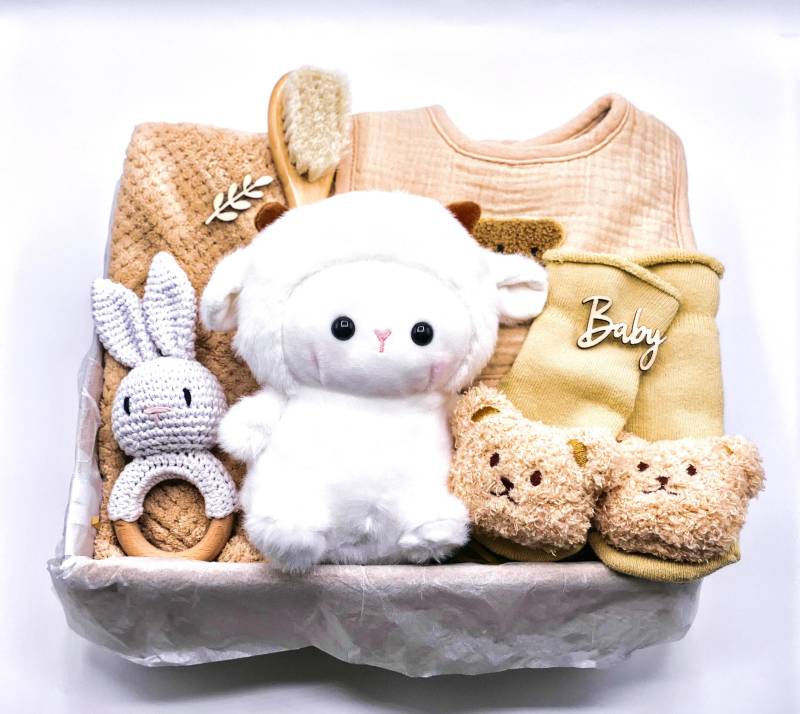 Geschenkbox Baby | Geschenkset Neugeborenes Babyparty Geschenk Willkommensgeschenk |Personalisiertes Neutral Mädchen Junge von Etsy - LovelyMomentShop